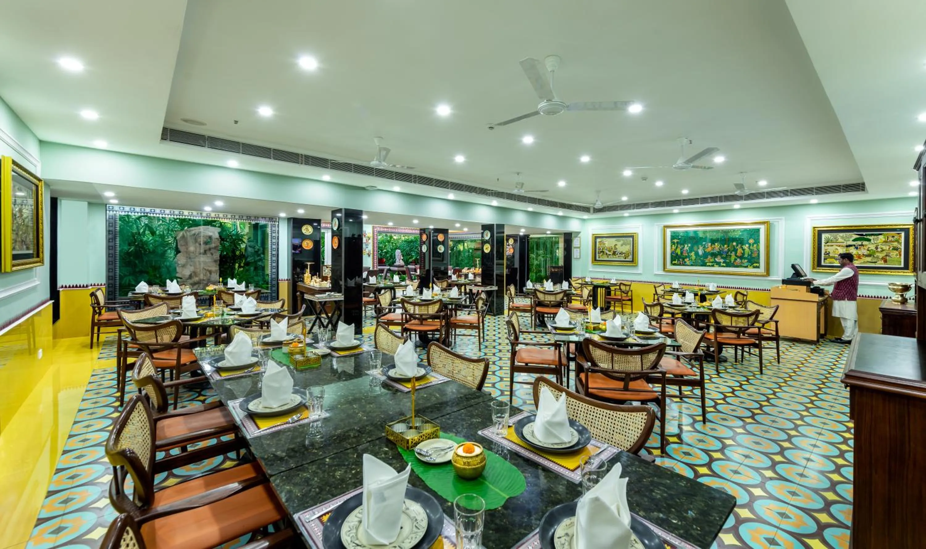 Restaurant/places to eat in Mayfair Lagoon