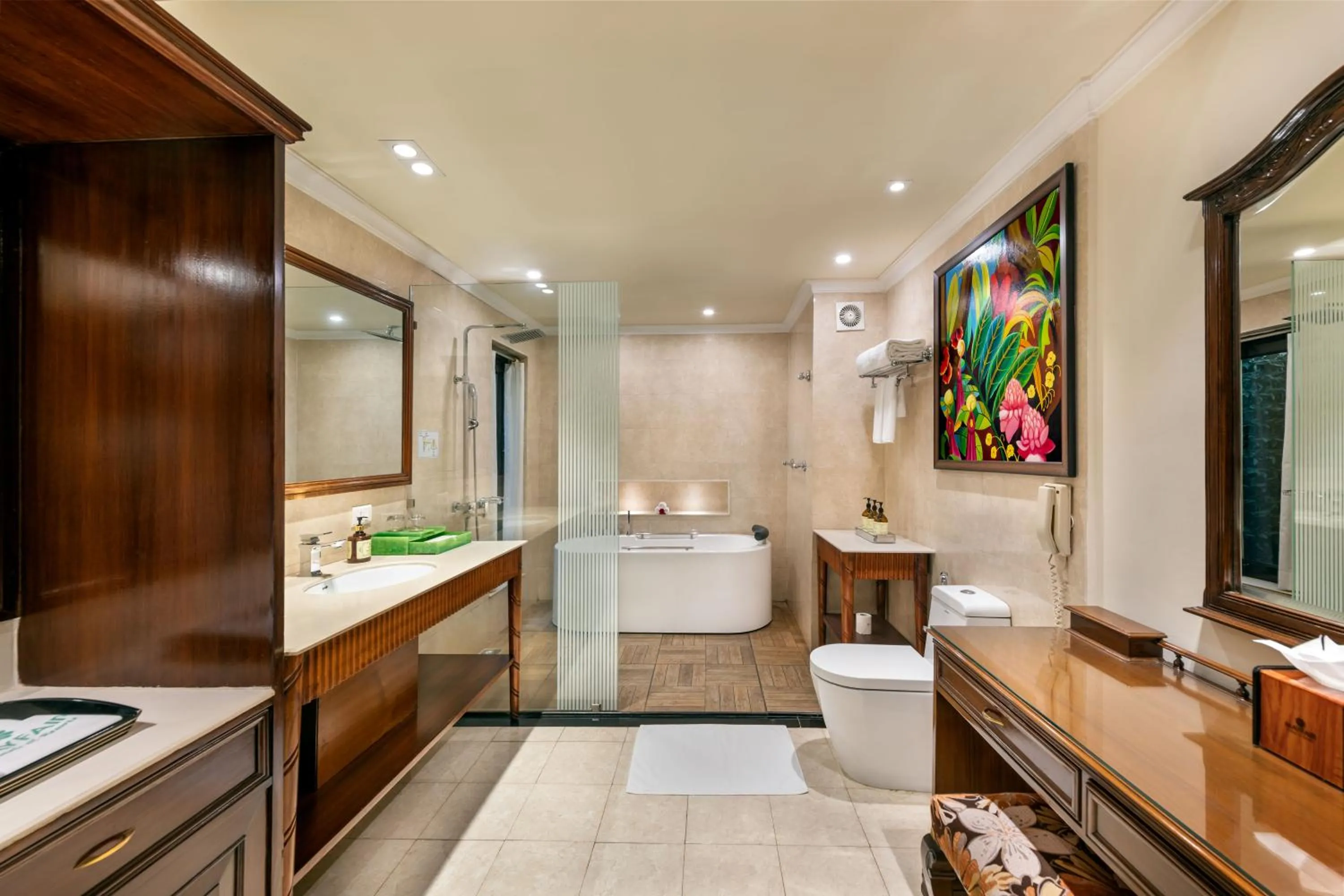 Shower in Mayfair Lagoon