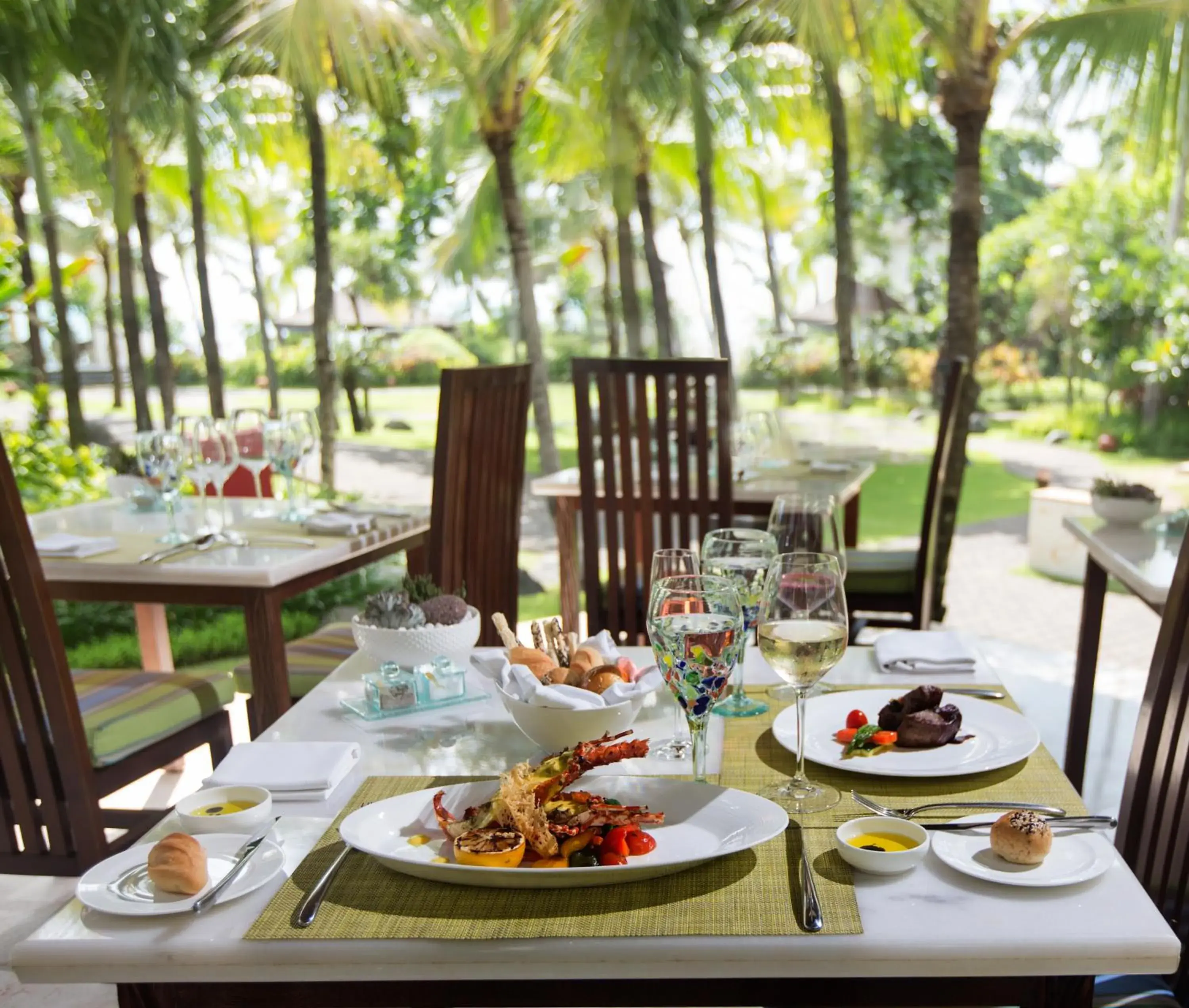 Food and drinks in The Seminyak Beach Resort & Spa Food and drinks in The Seminyak Beach Resort & Spa