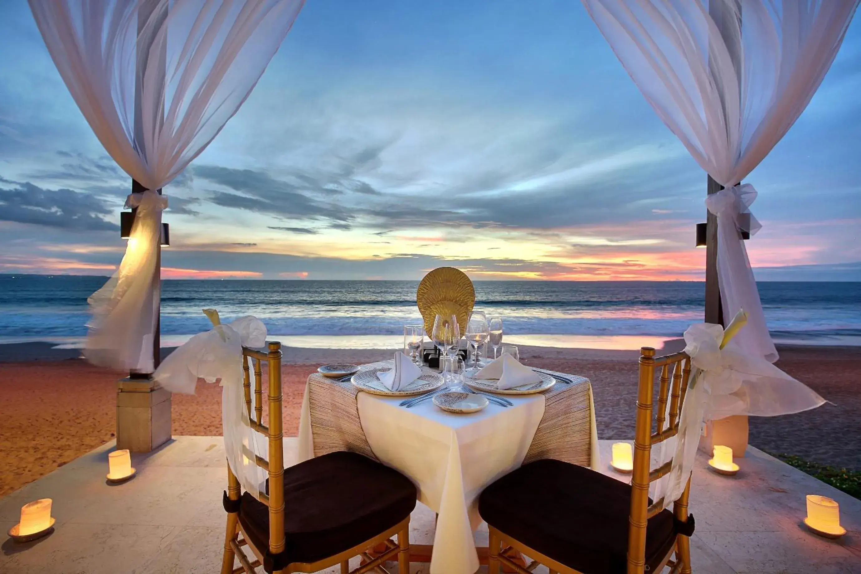 Restaurant/places to eat in The Seminyak Beach Resort & Spa Restaurant/places to eat in The Seminyak Beach Resort & Spa