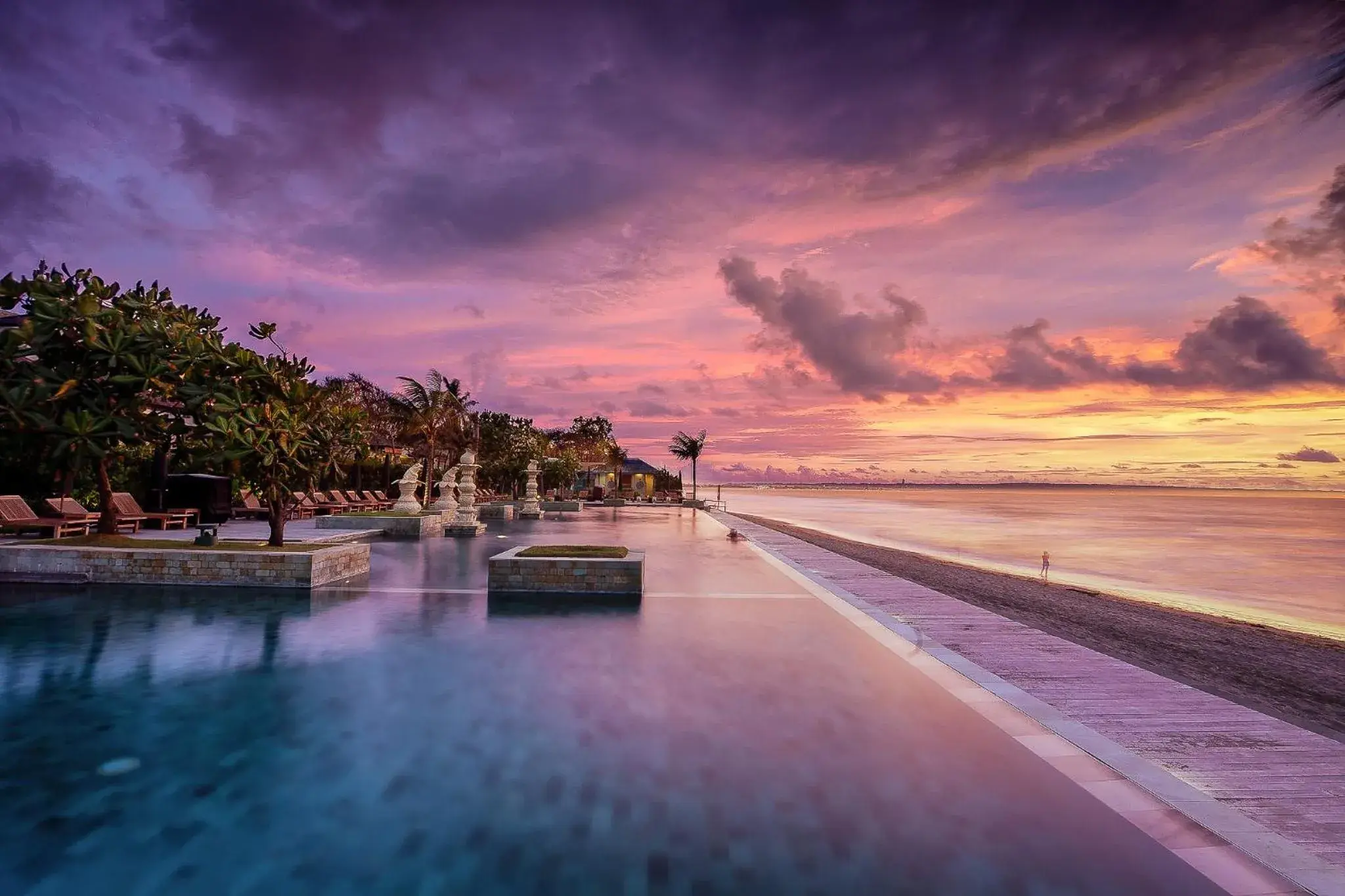 Pool view in The Seminyak Beach Resort & Spa Pool view in The Seminyak Beach Resort & Spa