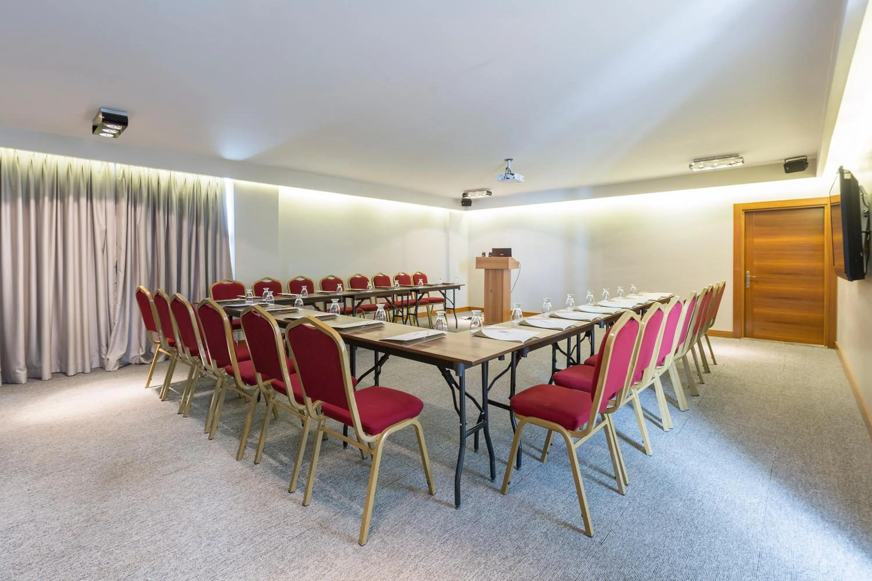 Business facilities in Nobel Hotel