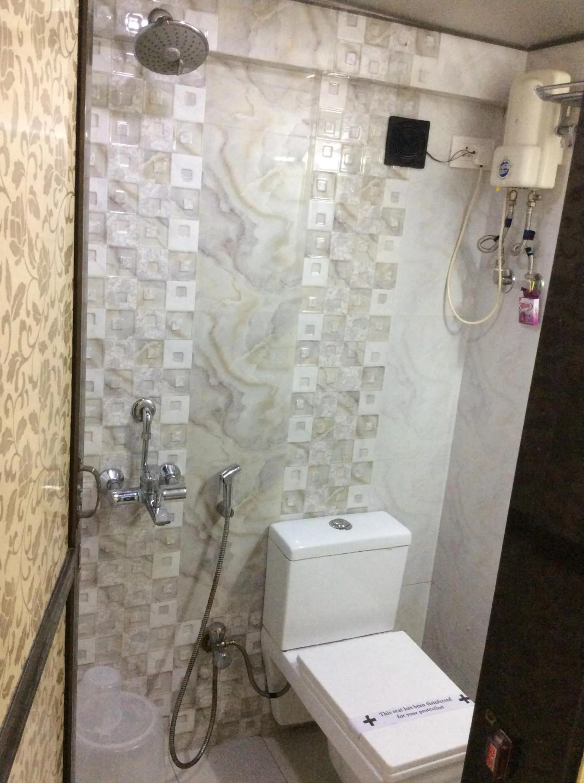 Bathroom in Hotel Arma Court - Near US Embassy, BKC