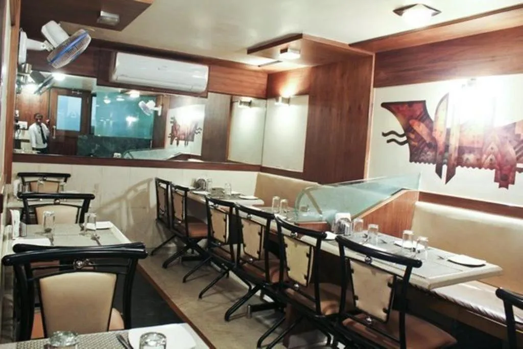 Restaurant/places to eat in Hotel Arma Court - Near US Embassy, BKC