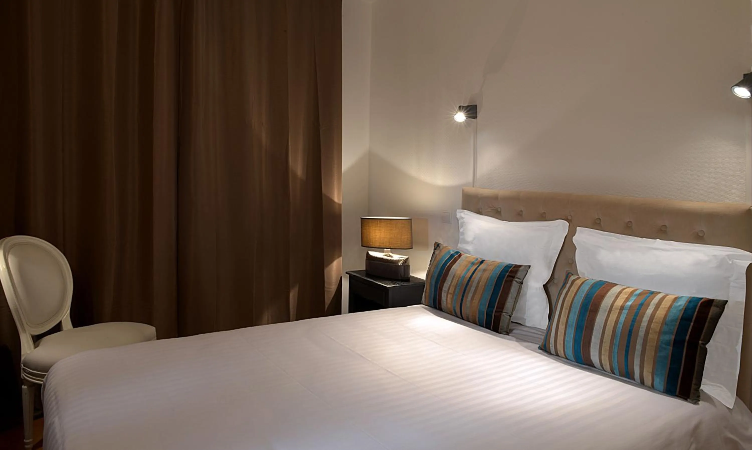 Bed in Logis L'hermitage