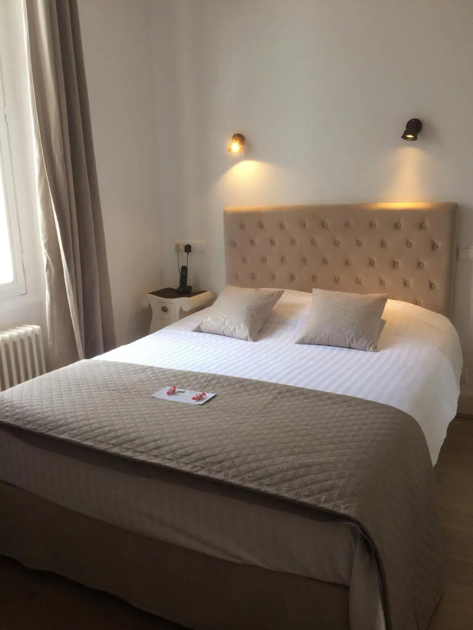 Bed in Logis L'hermitage Bed in Logis L'hermitage