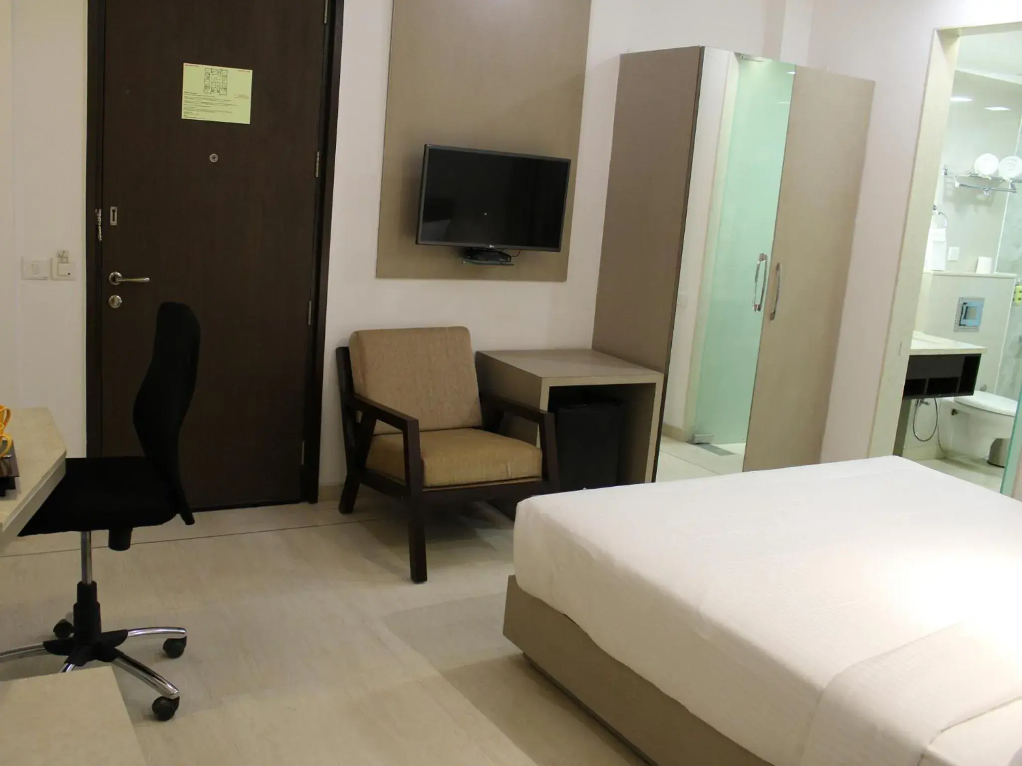 Bed in Keys Lite by Lemon Tree Hotels, Mayfield, Gurgaon Bed in Keys Lite by Lemon Tree Hotels, Mayfield, Gurgaon