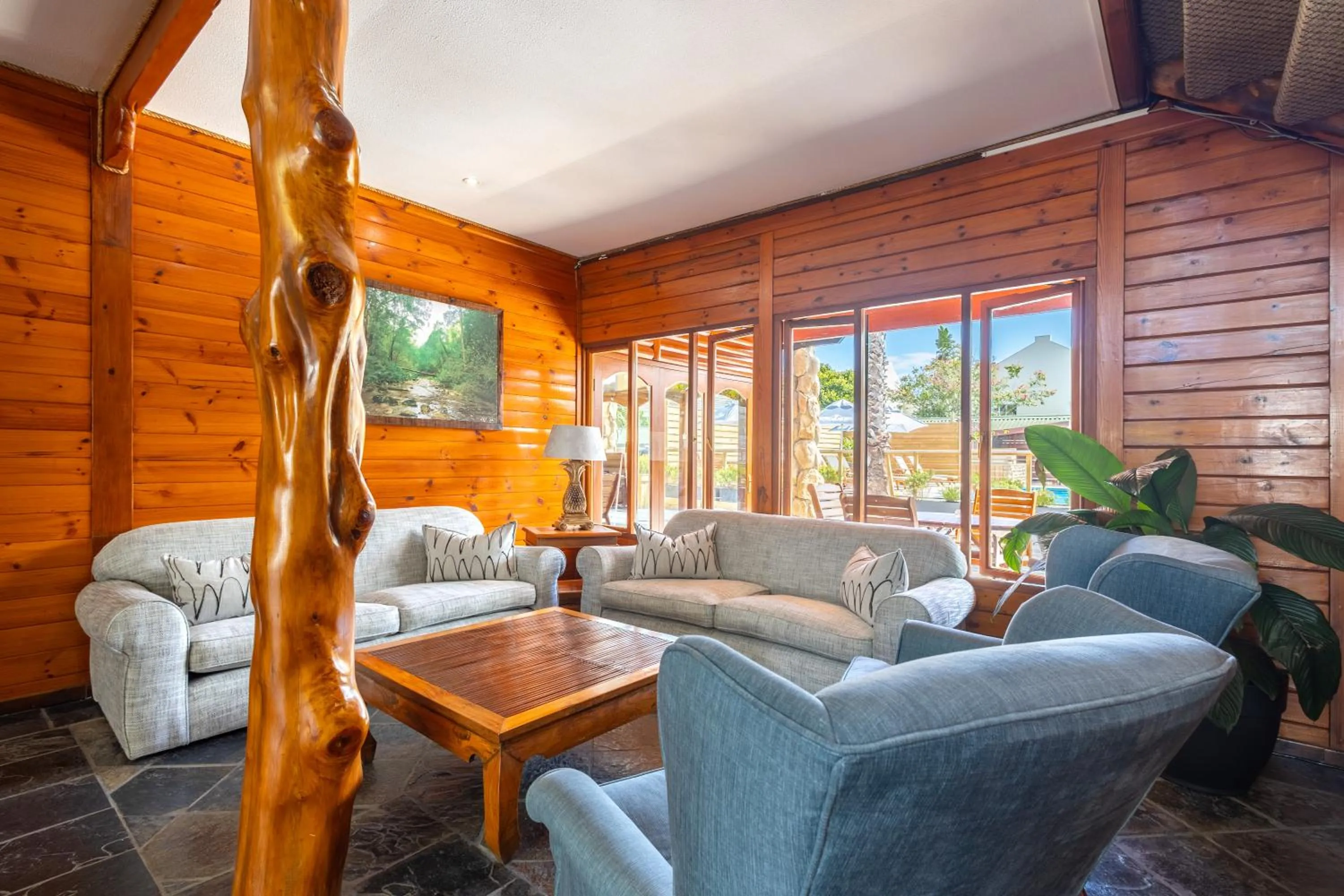 Seating area in Knysna Log-Inn Hotel
