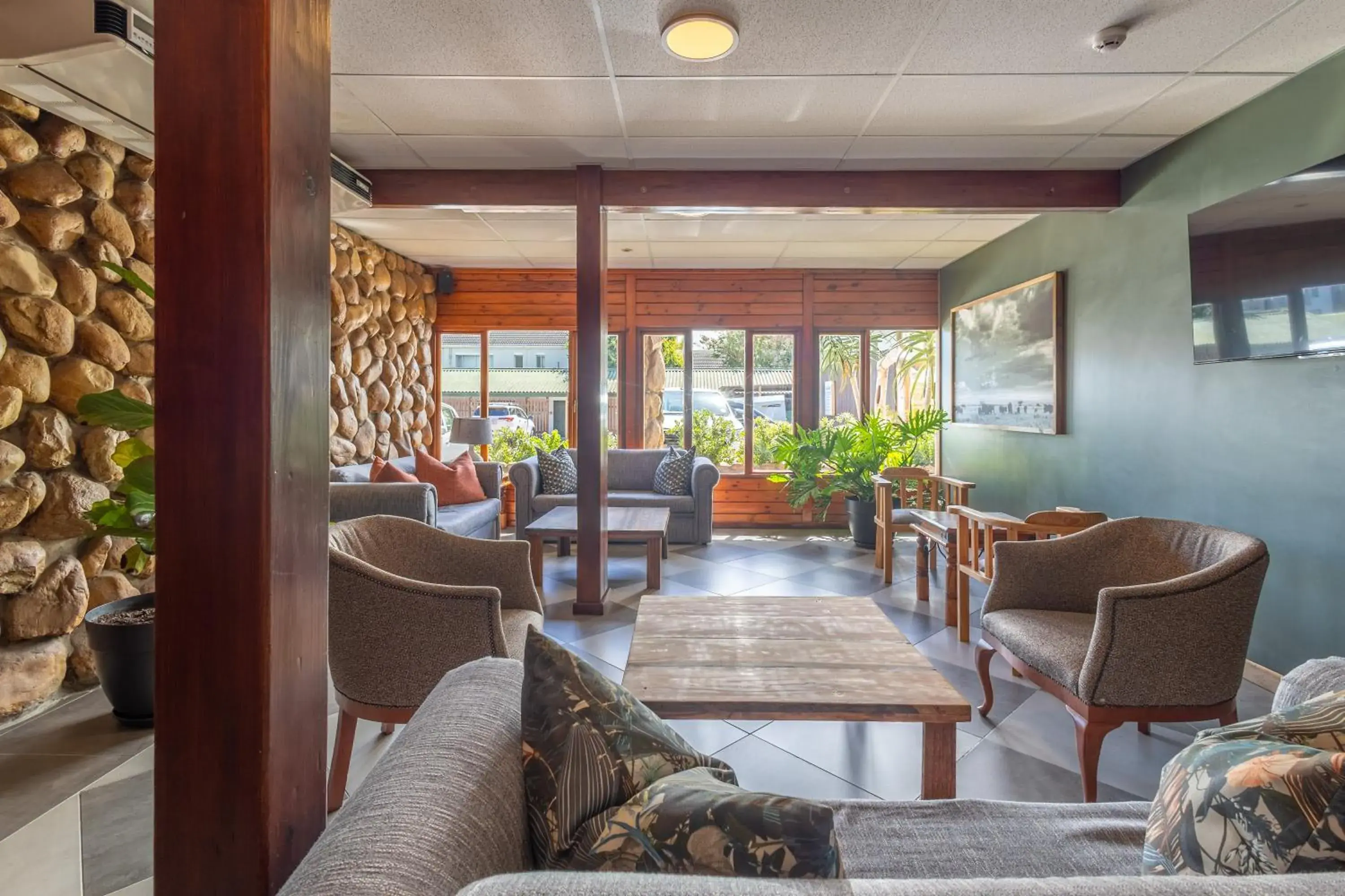 Lounge or bar in Knysna Log-Inn Hotel Lounge or bar in Knysna Log-Inn Hotel