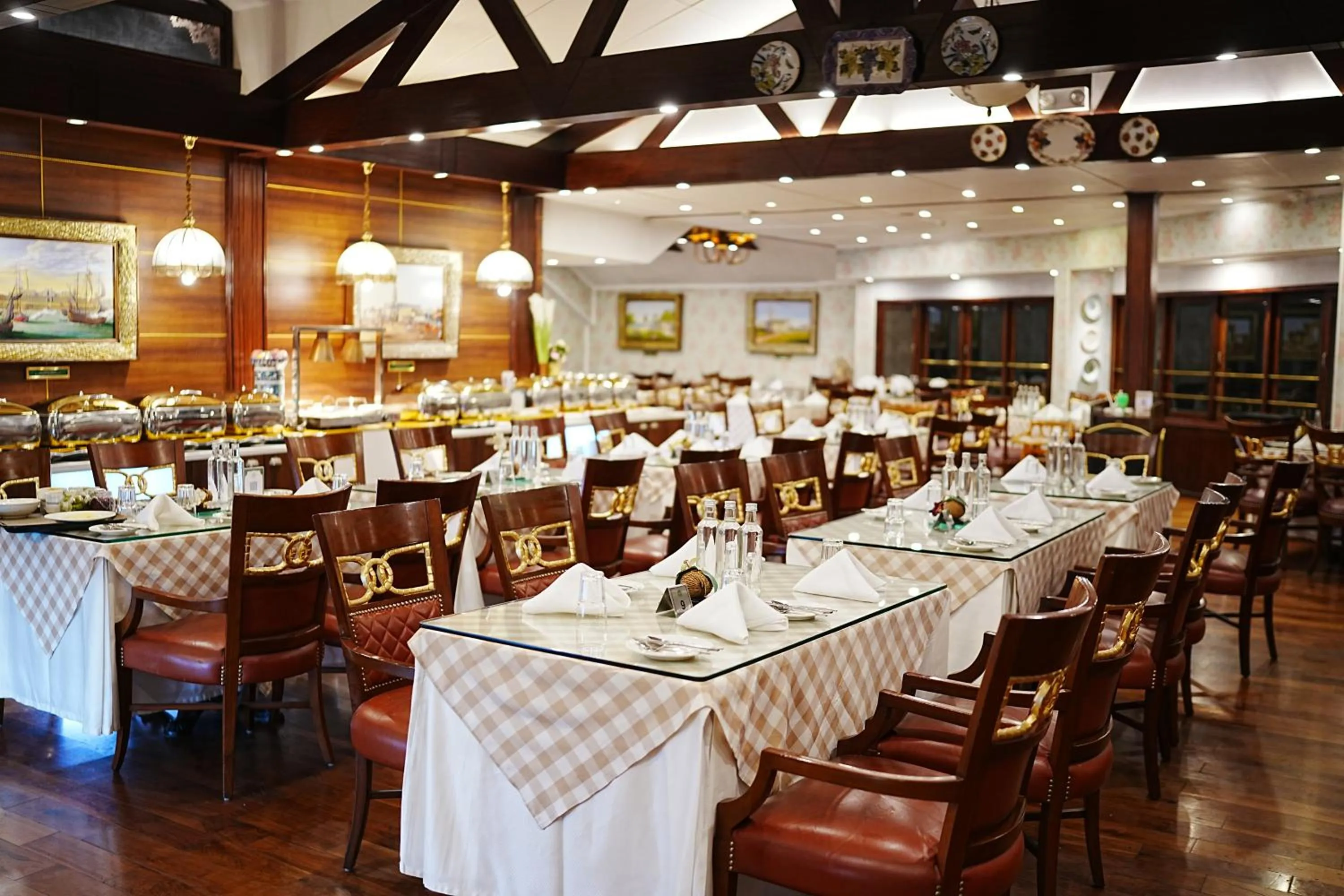 Restaurant/places to eat in Mayfair Darjeeling