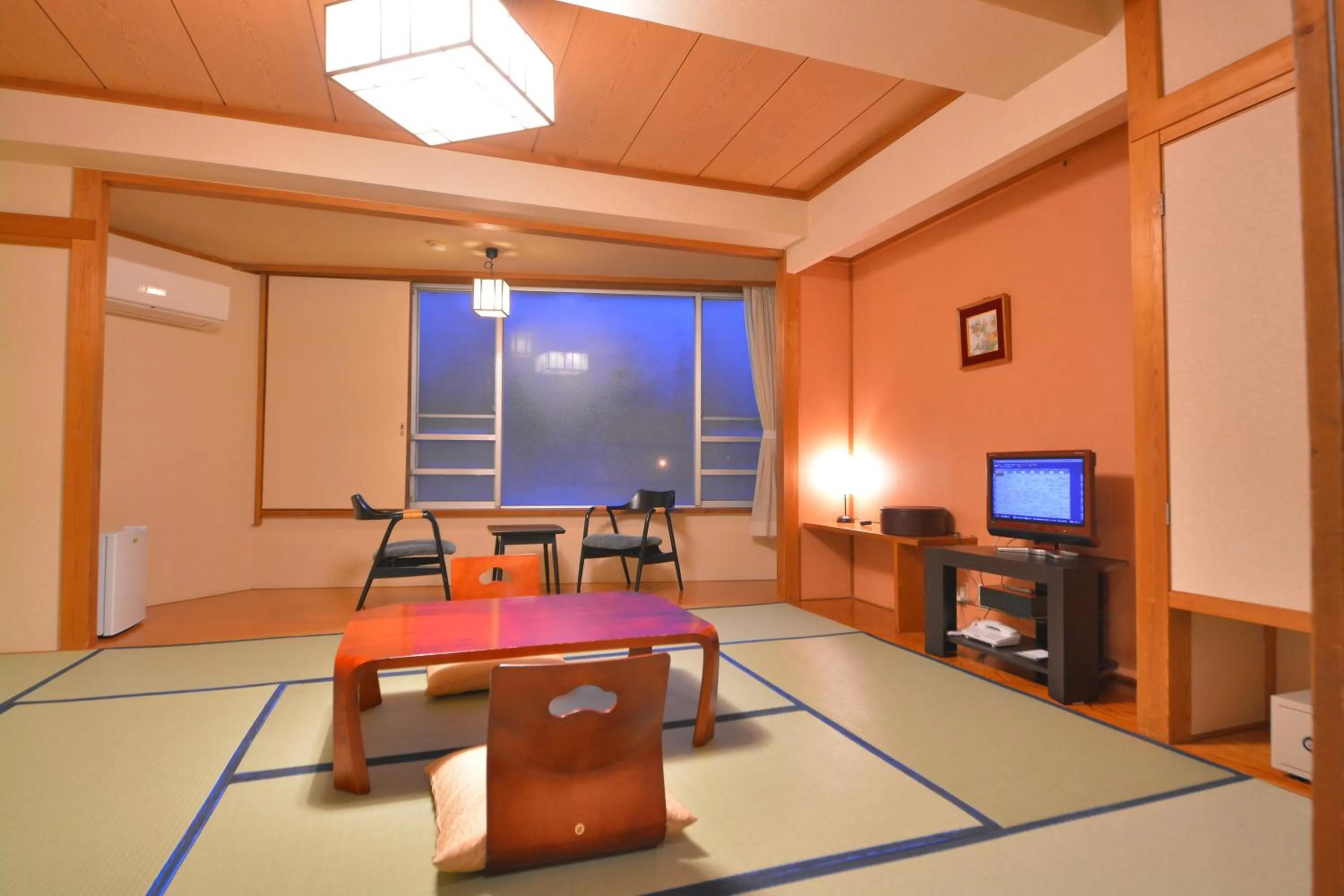 Photo of the whole room in Nikko Tokinoyuu