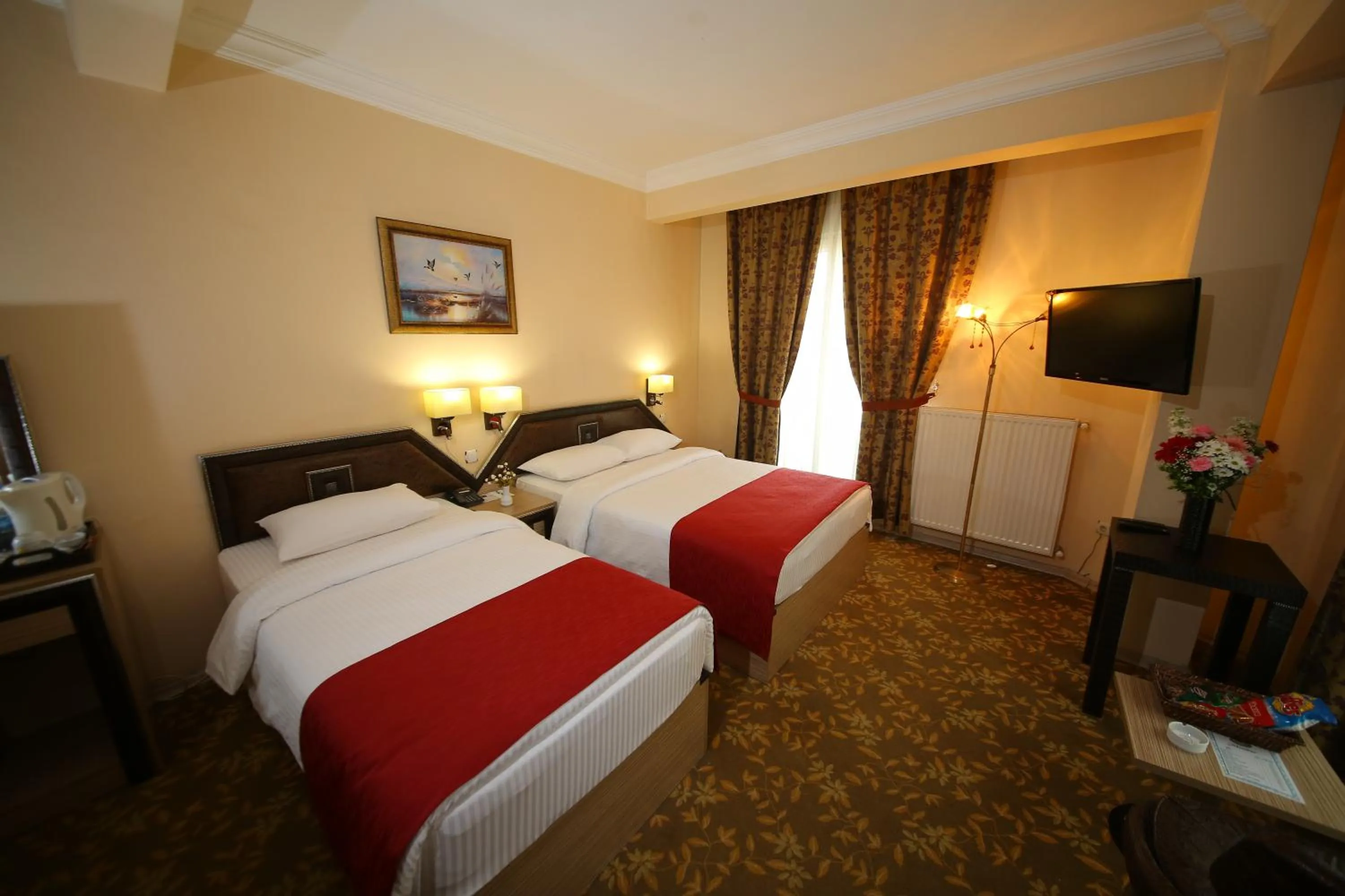 Day, Bed in My House Otel