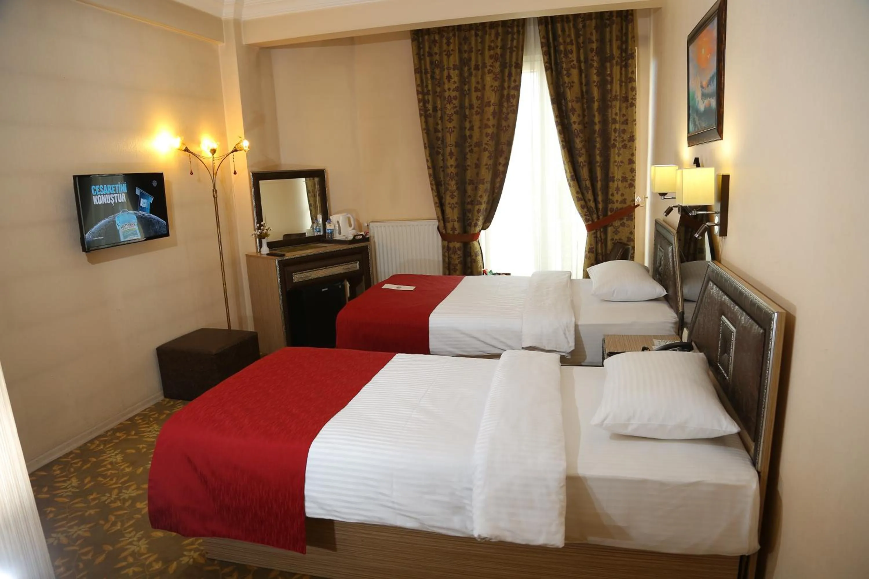 Day, Bed in My House Otel