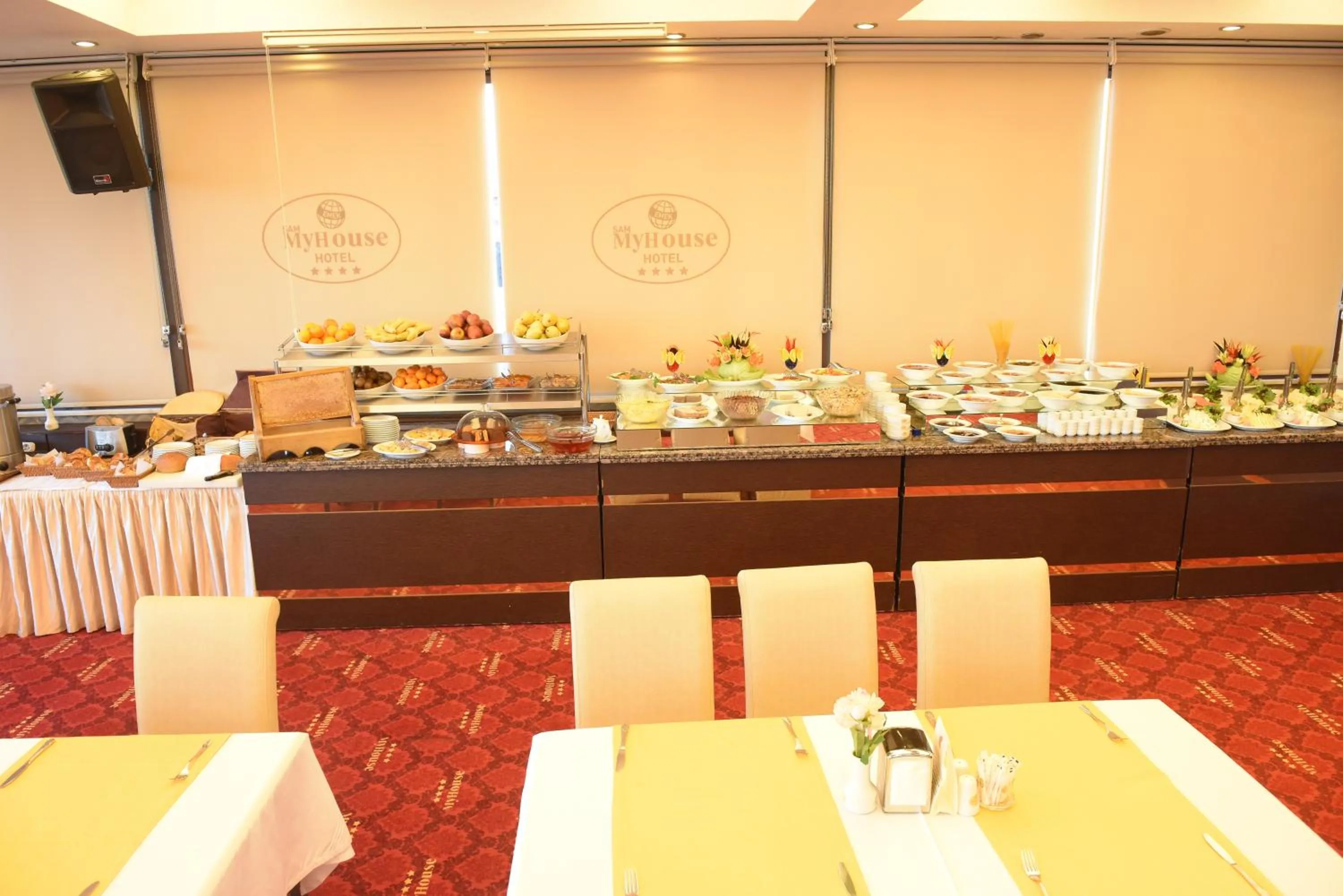 Food and drinks in My House Otel