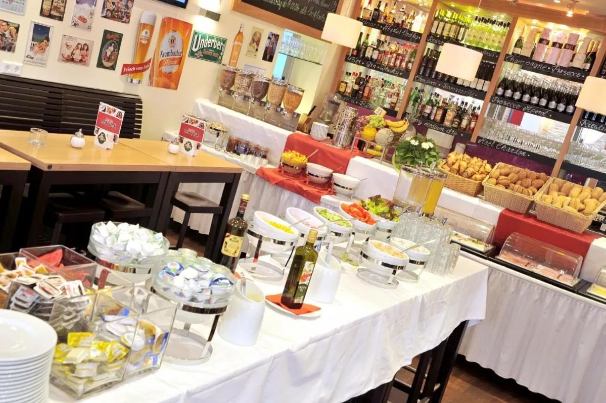 Buffet breakfast in Stadthotel Langenfeld