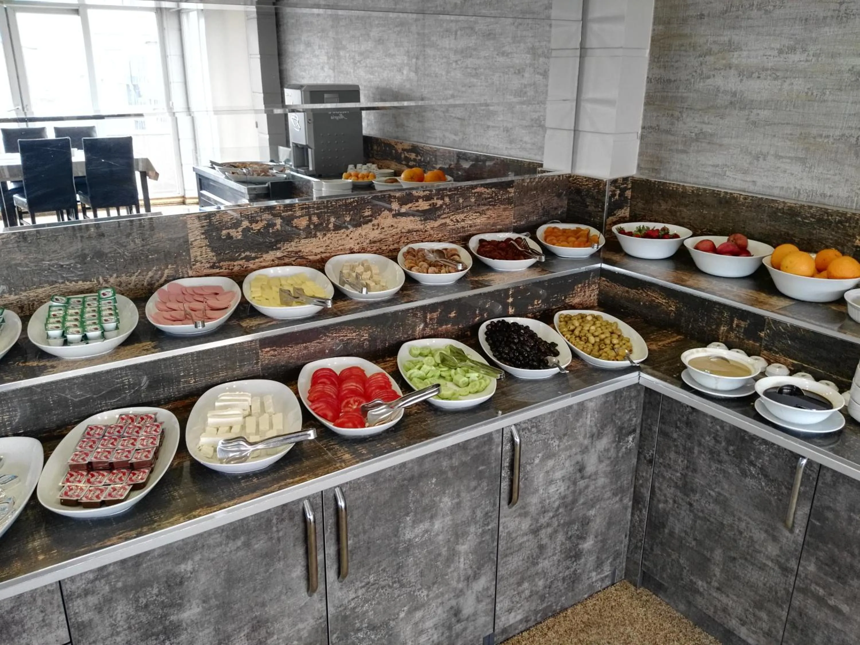 Buffet breakfast in Kent Hotel