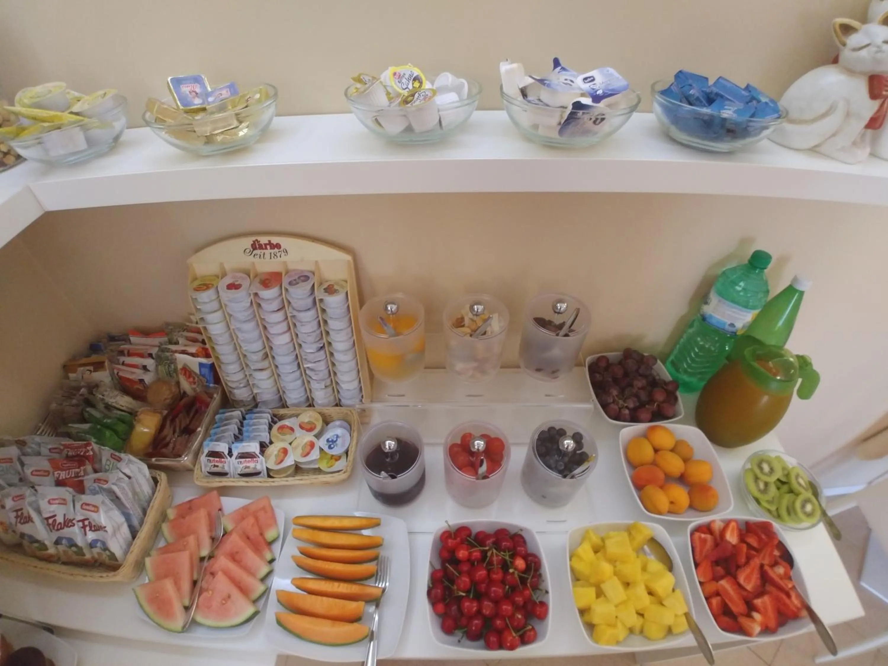 Buffet breakfast in Albergo Aurora