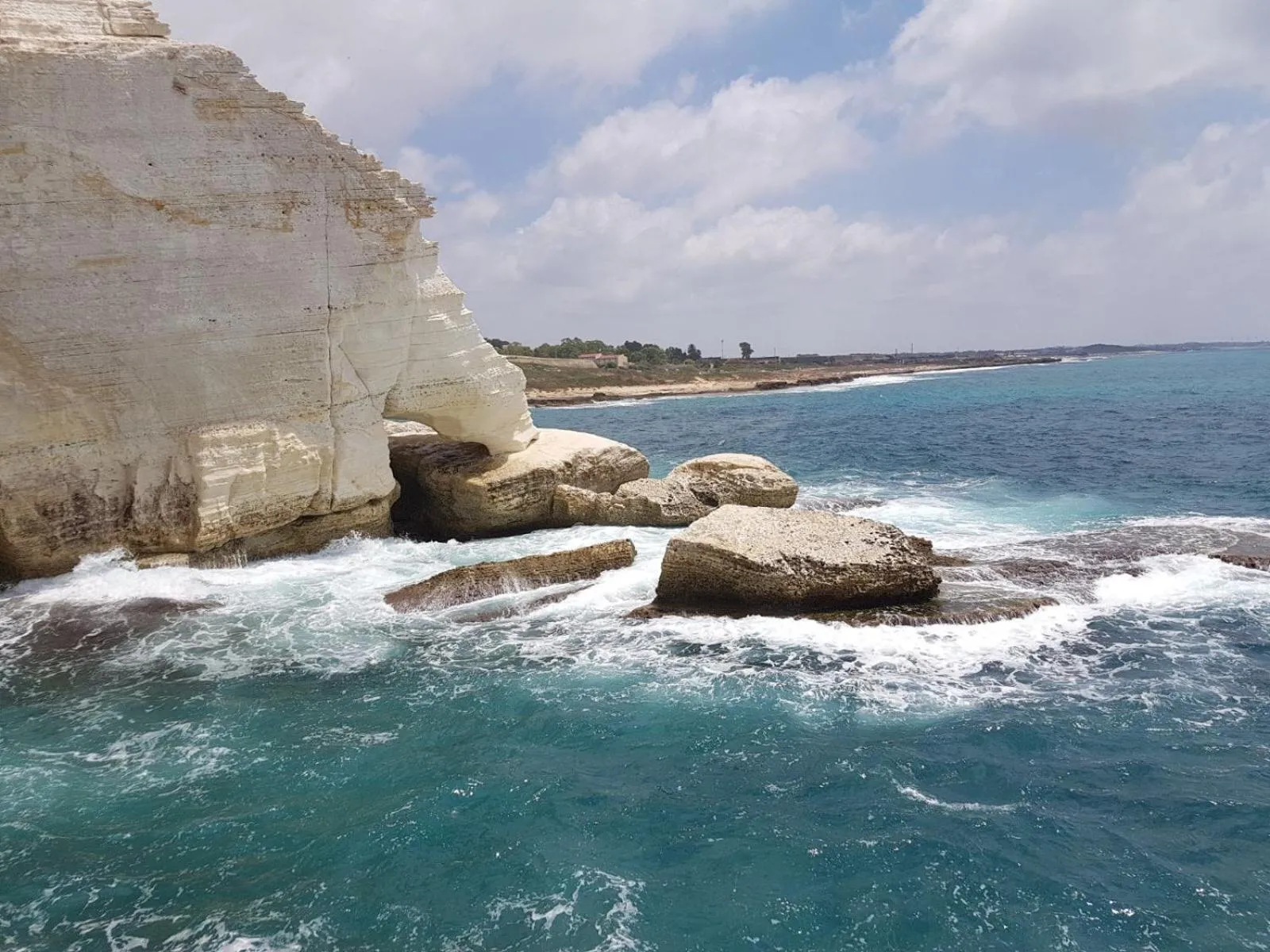 Canoeing in Habait ba Shomera
