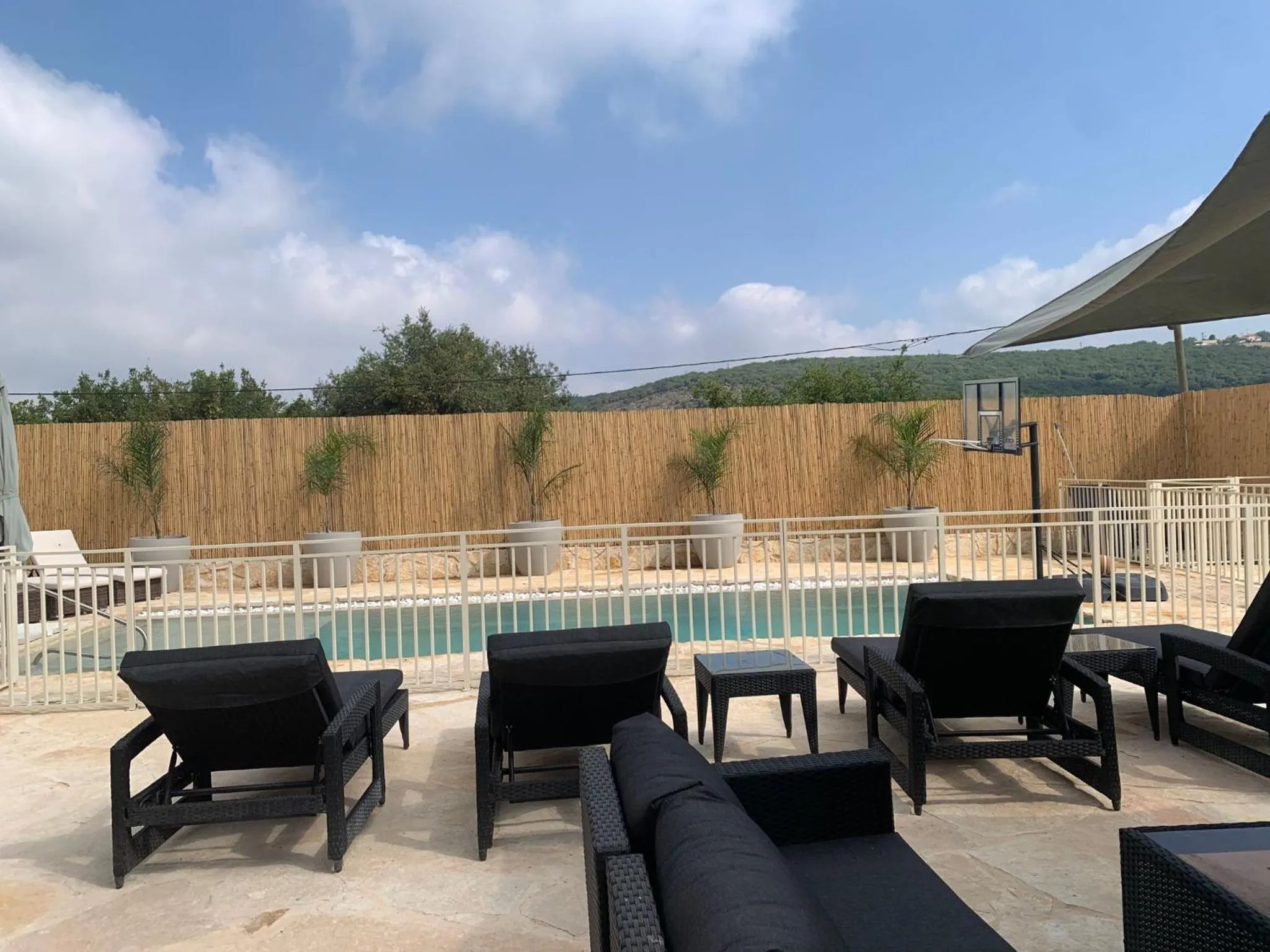 Pool view in Habait ba Shomera