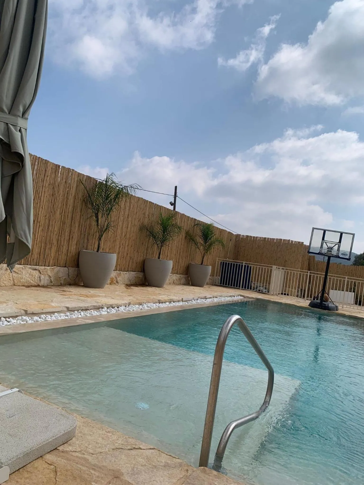 Swimming pool in Habait ba Shomera