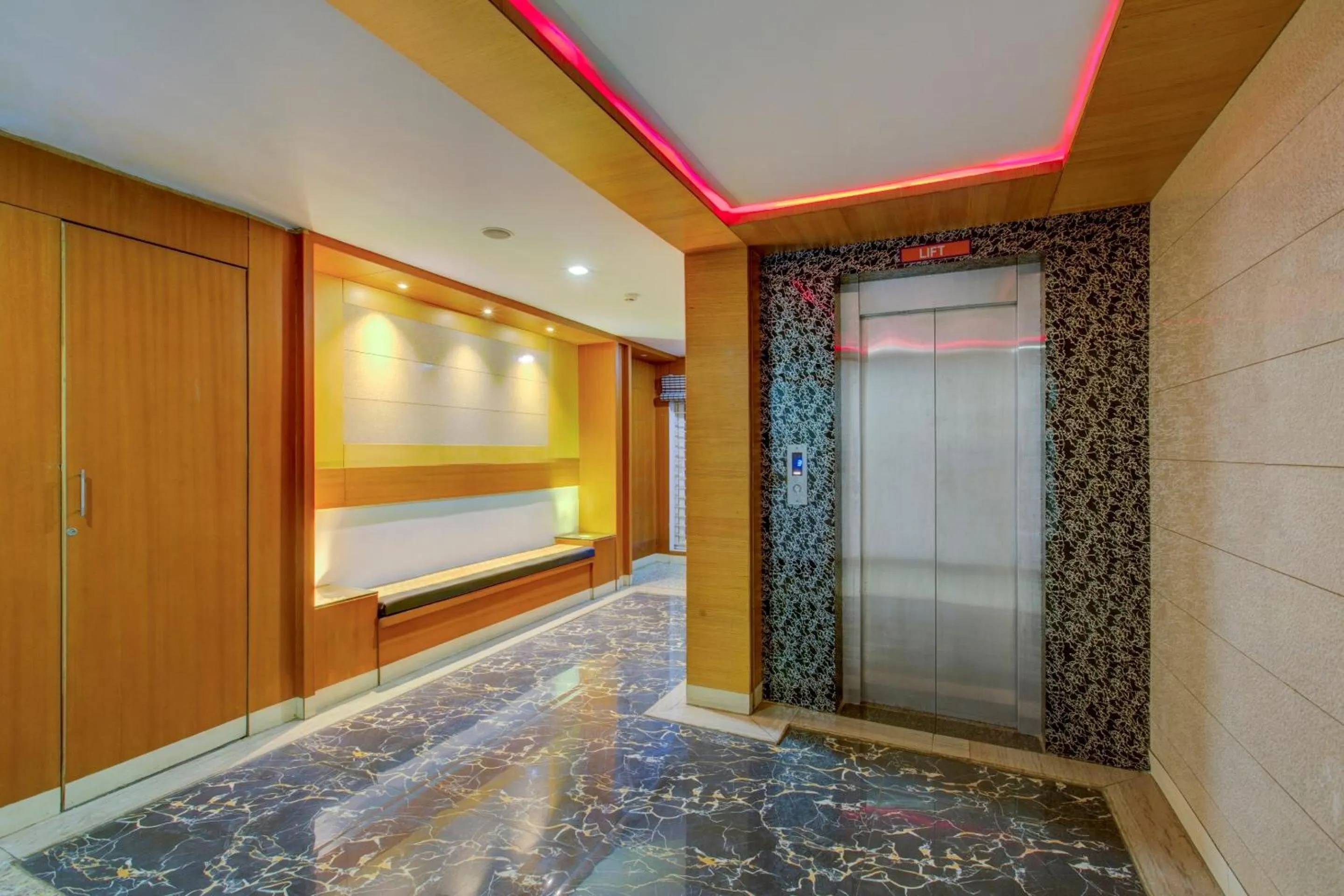 Lobby or reception in Townhouse Oak JVH Hotel Bangalore