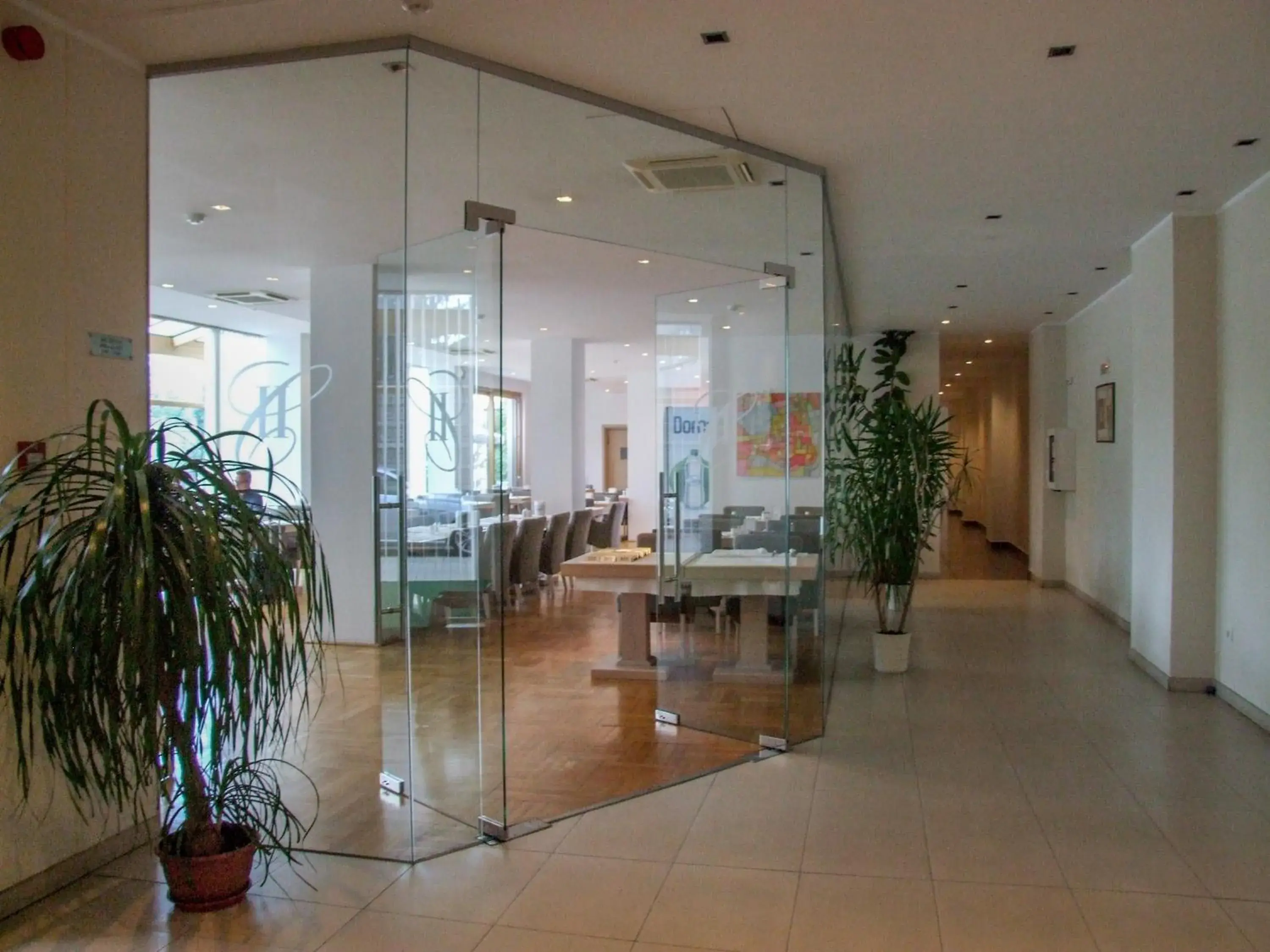 Restaurant/places to eat in Hotel Satu Mare City Restaurant/places to eat in Hotel Satu Mare City