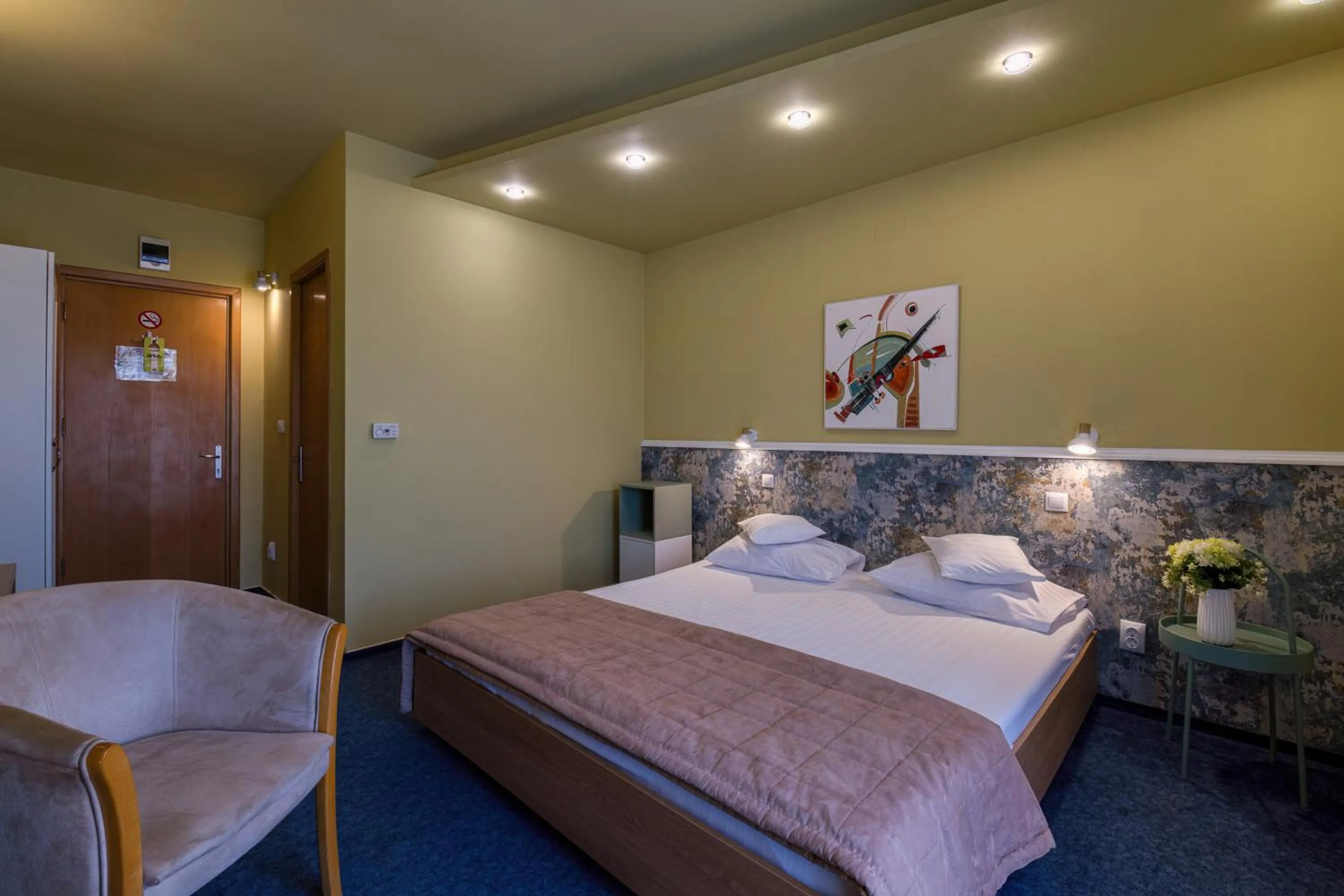 Bed in Hotel Torontal