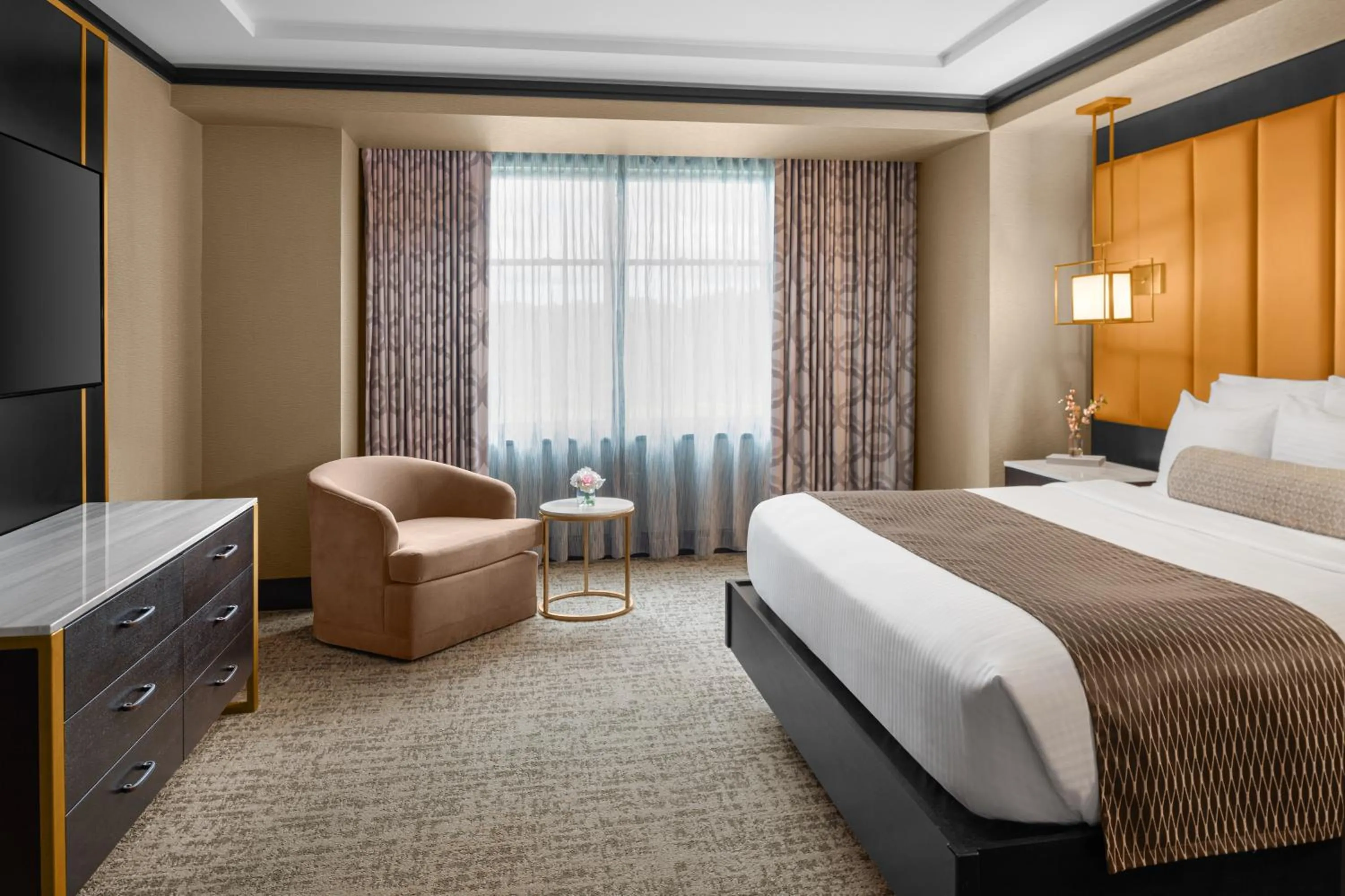 Bed in Mount Airy Casino Resort - Adults Only 21 Plus