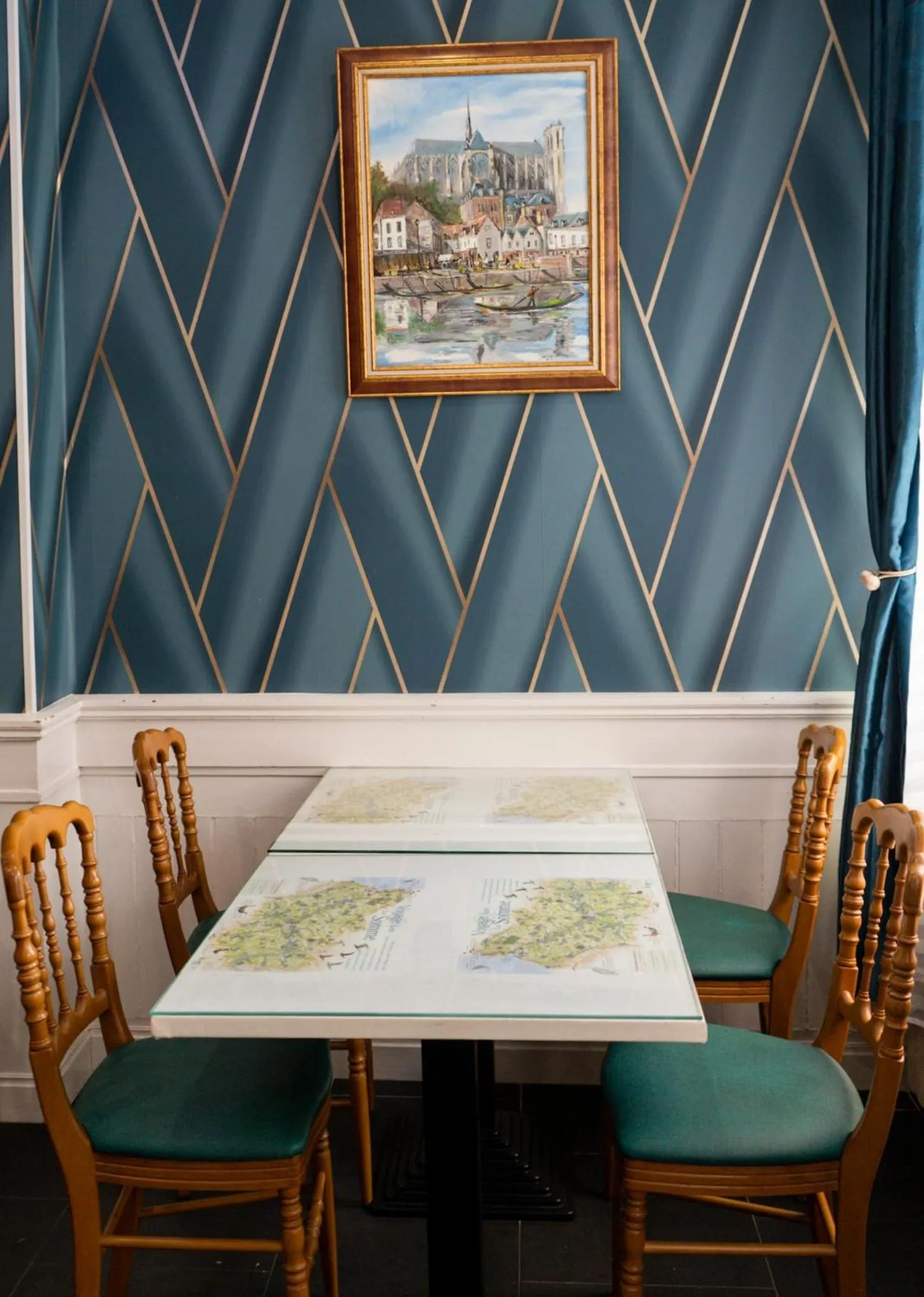 Continental breakfast in Hotel Central Anzac