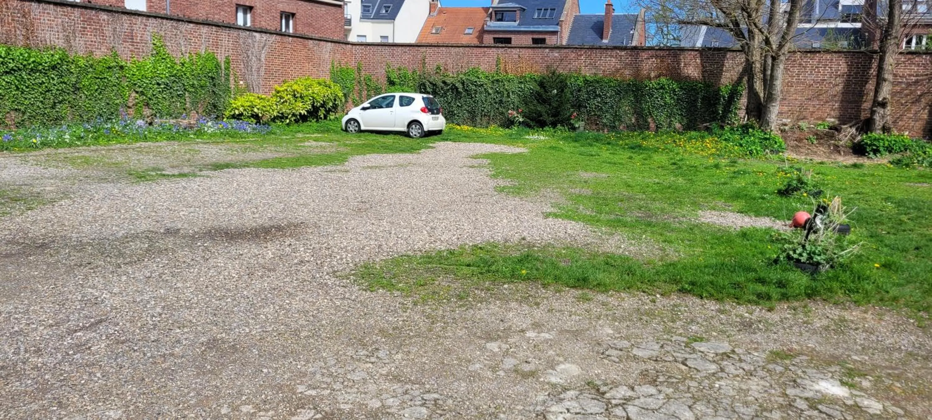 Parking in Hotel Central Anzac