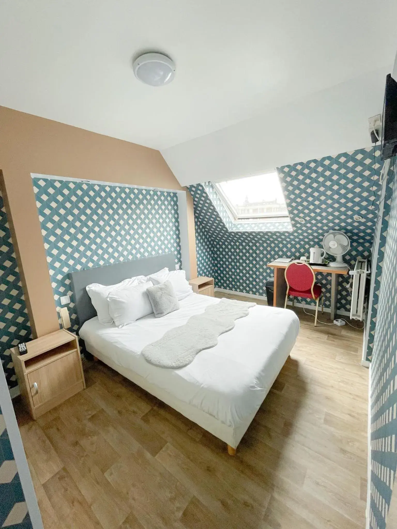 Bedroom, Bed in Hotel Central Anzac Bedroom, Bed in Hotel Central Anzac