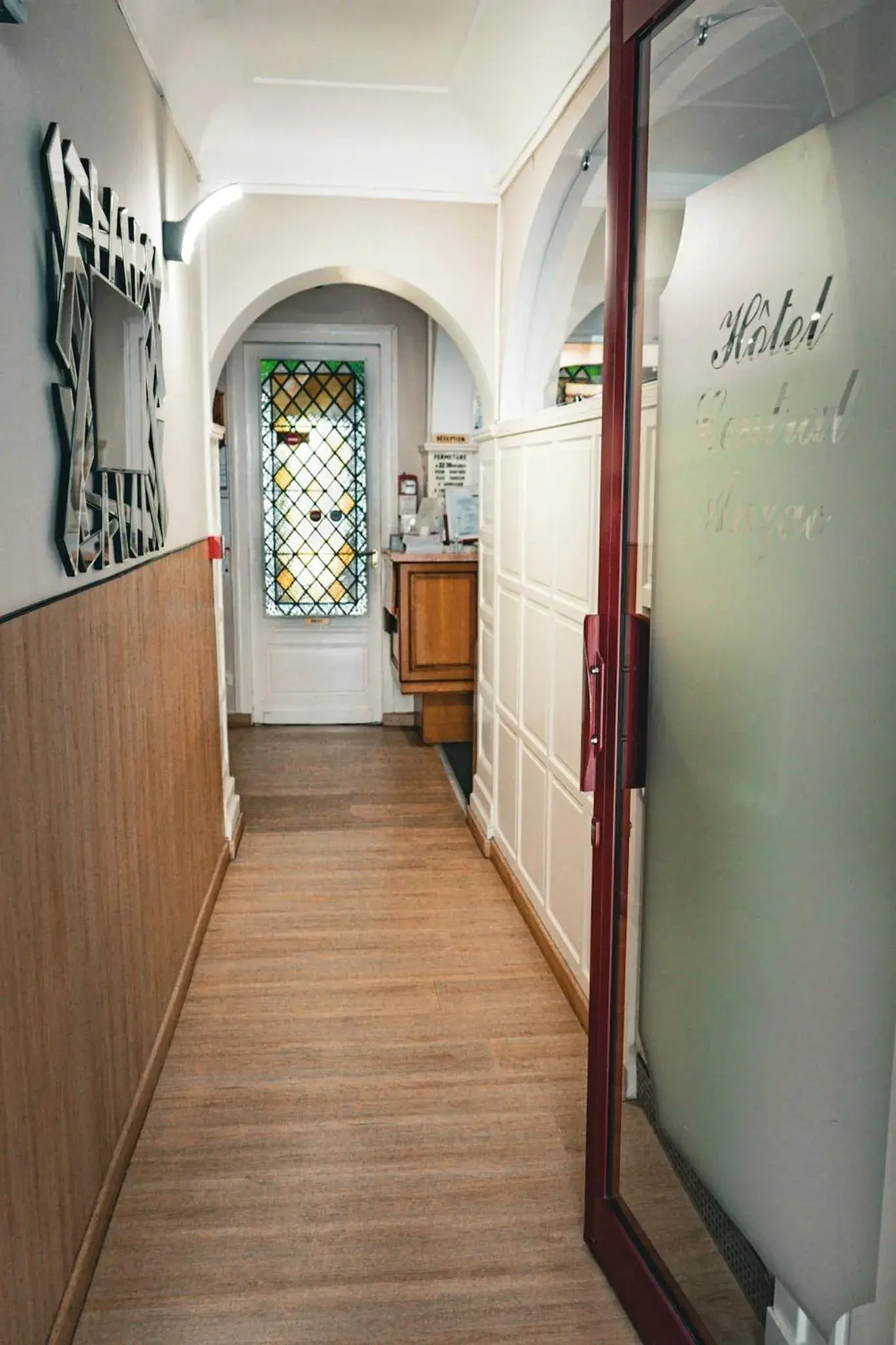 Facade/entrance in Hotel Central Anzac Facade/entrance in Hotel Central Anzac