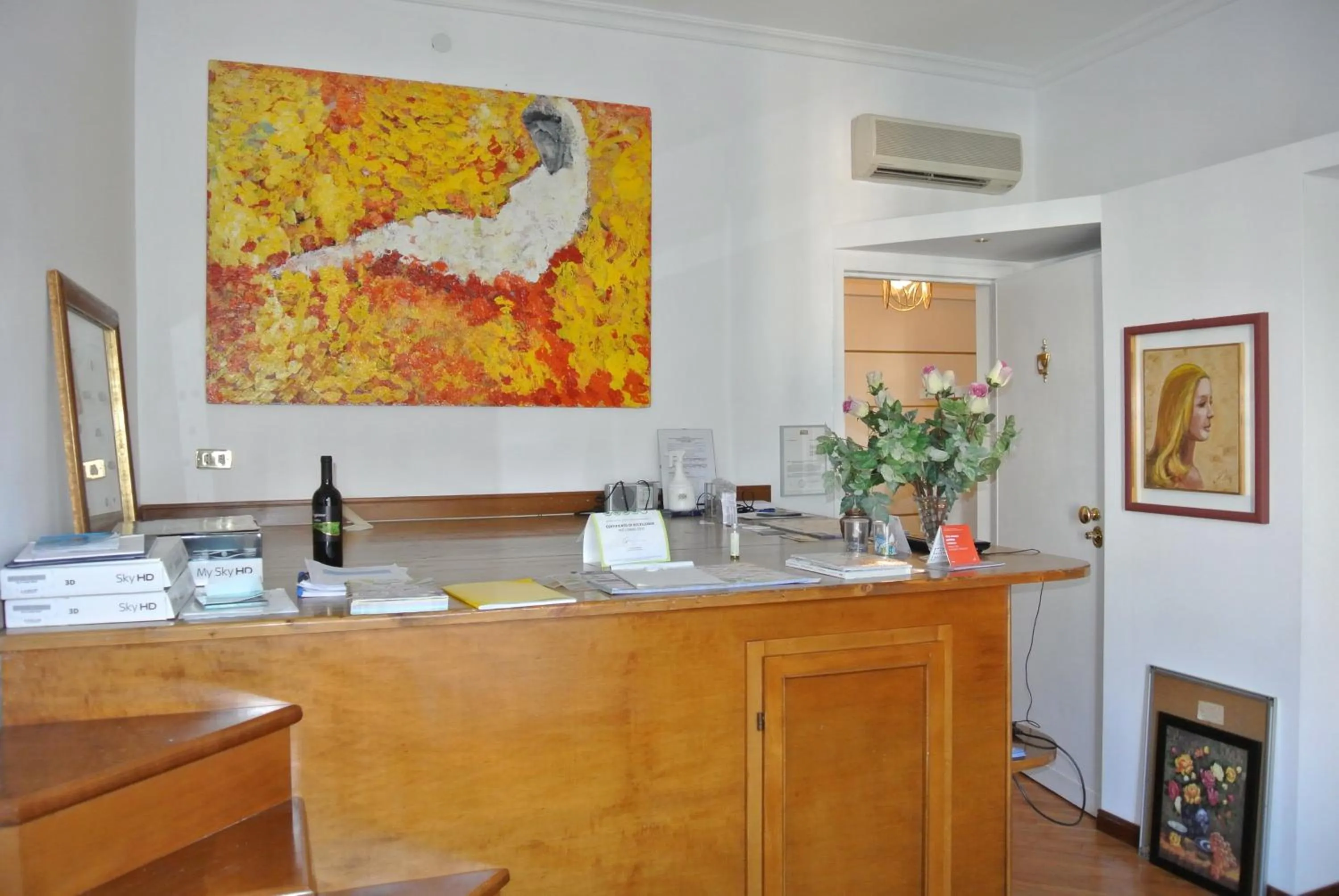 Lobby or reception in Le Petit Real