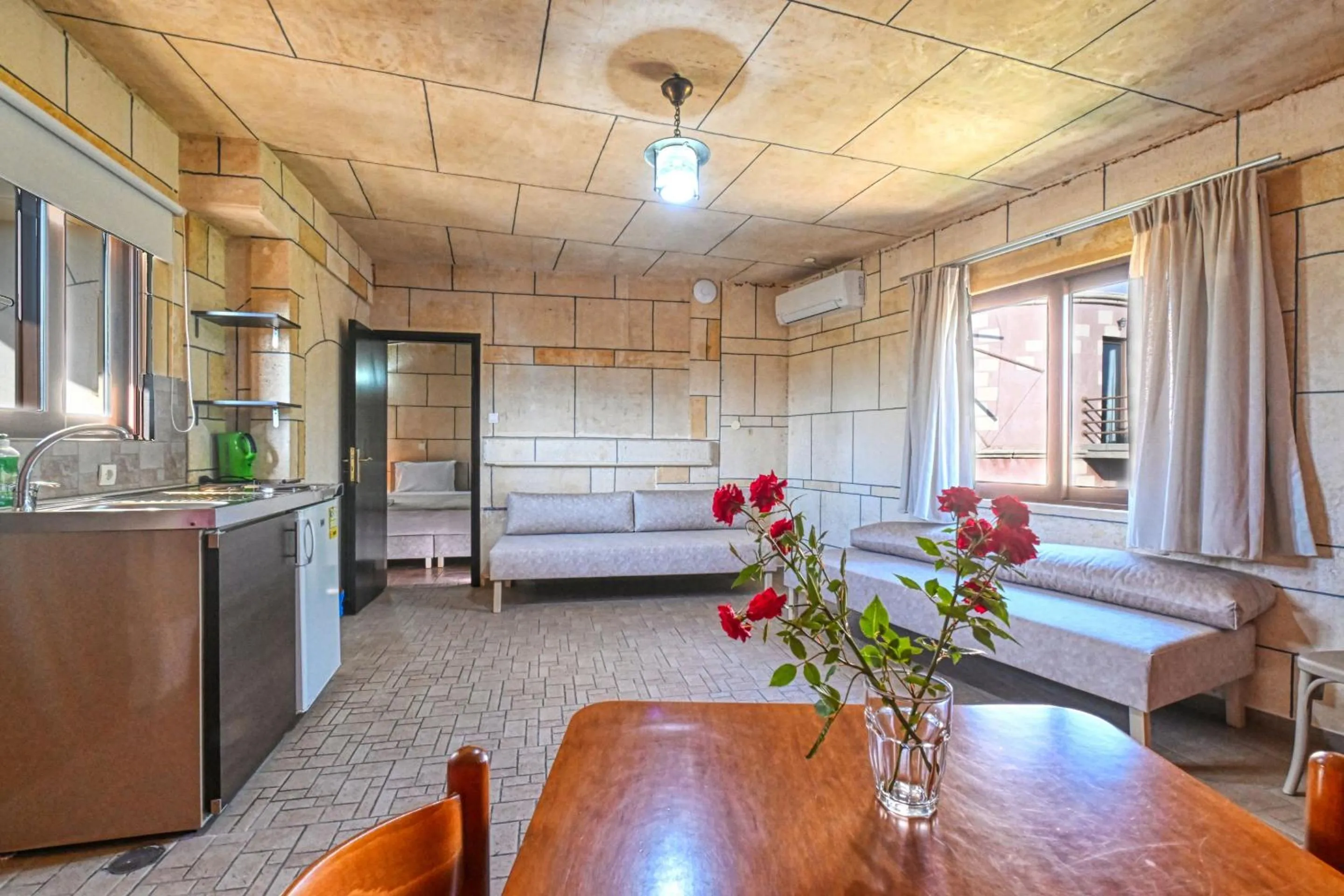 Photo of the whole room in Anemomili Village