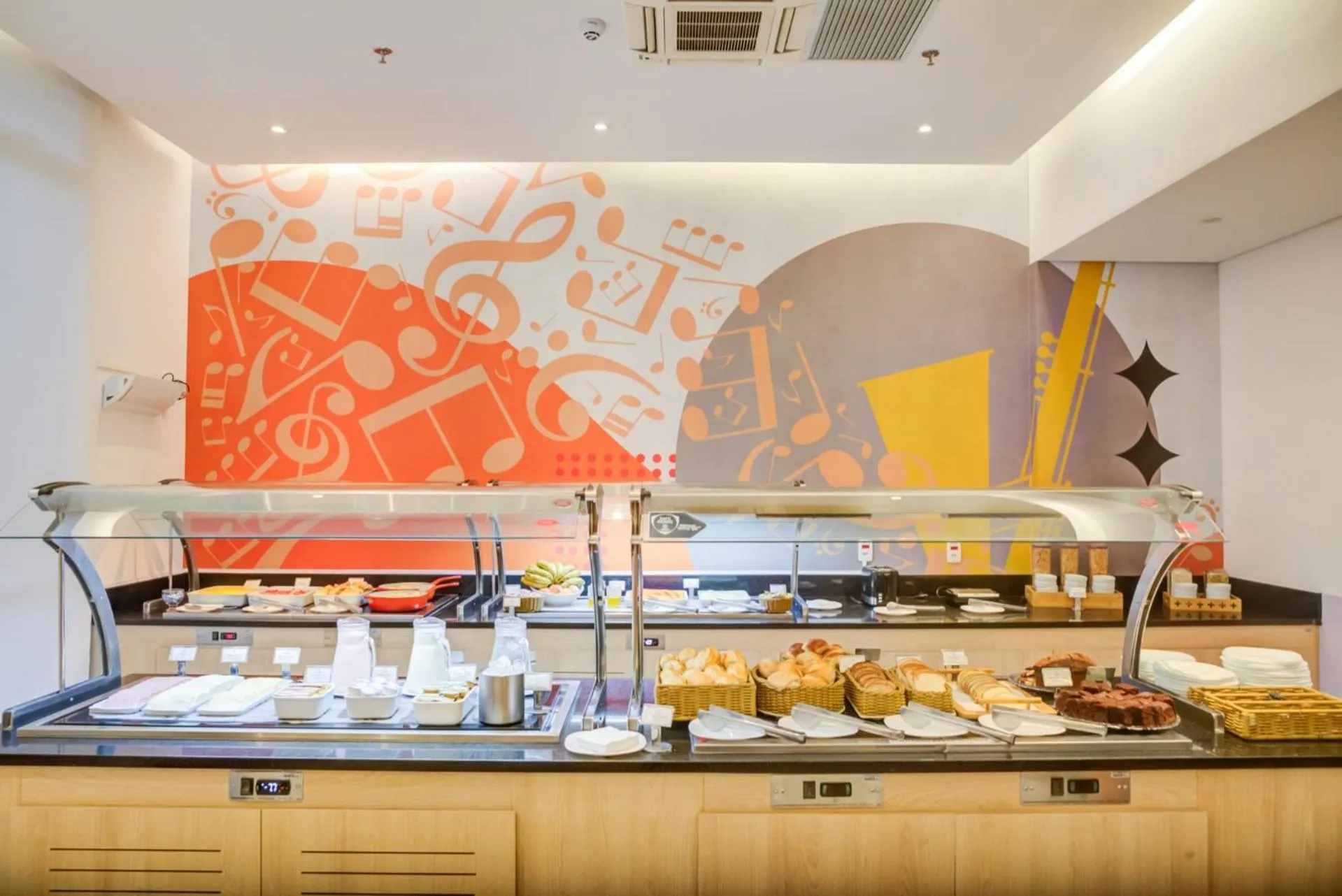 Breakfast in Transamerica Fit Jacareí