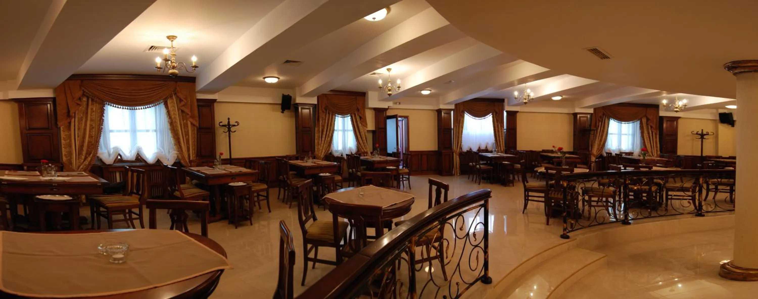 Restaurant/places to eat in Hotel Gallant Sibiu
