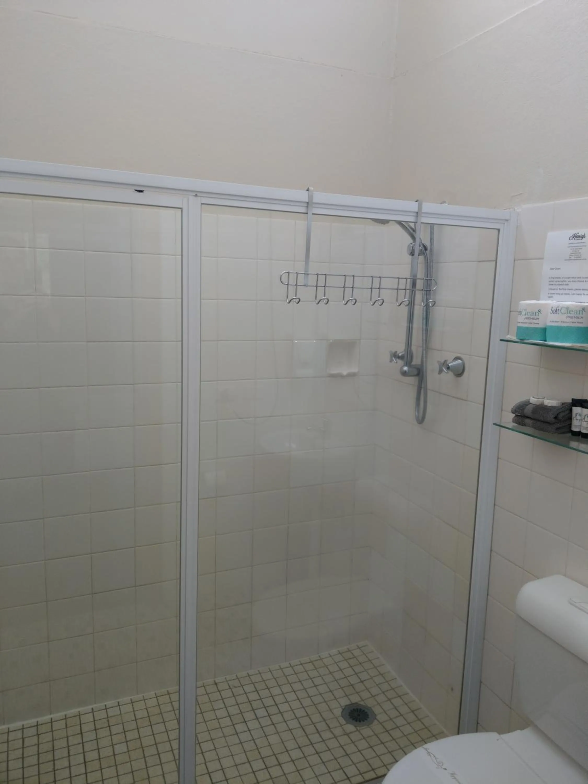 Bathroom in Henry's Quirindi