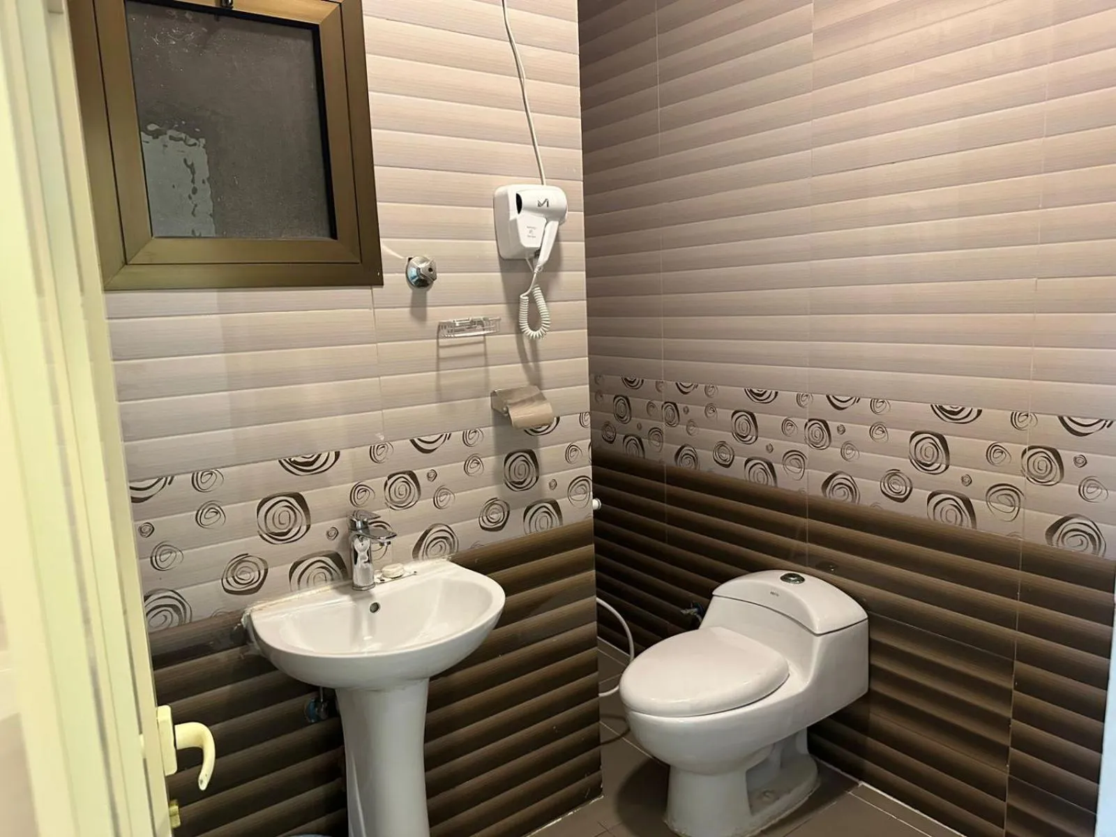Toilet in Almasa Al Khaleejia Serviced Apartments - الماسة الخليجية للشقق المخدومة