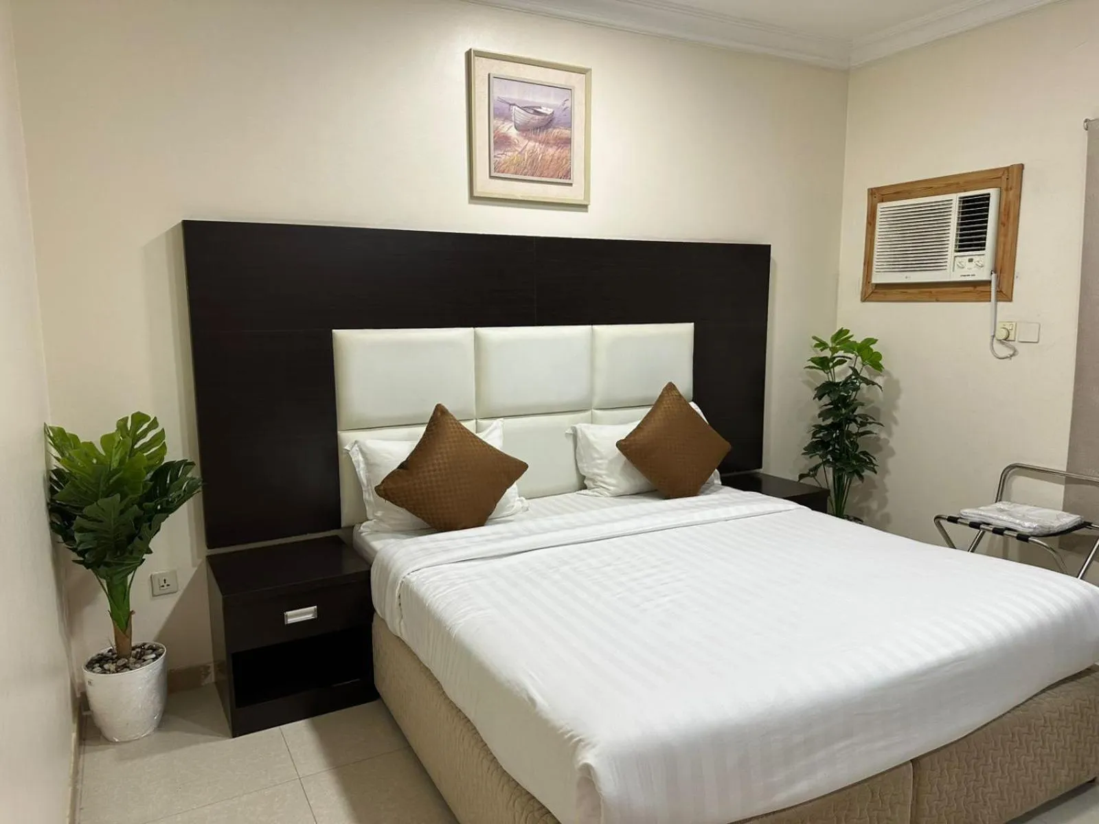 Bed in Almasa Al Khaleejia Serviced Apartments - الماسة الخليجية للشقق المخدومة