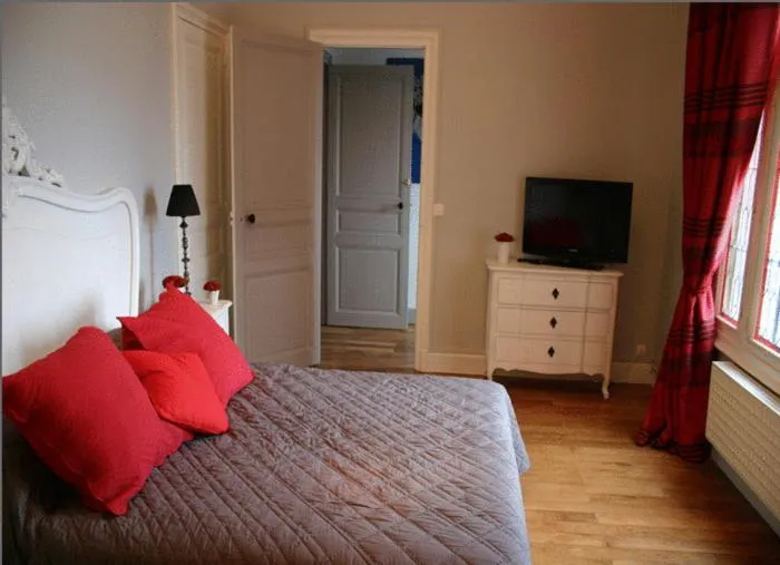 Photo of the whole room, Bed in La Demeure de Laclais