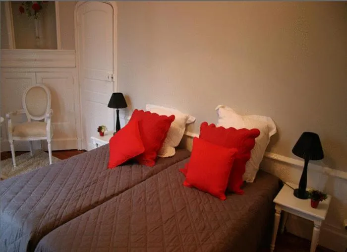 Photo of the whole room, Bed in La Demeure de Laclais