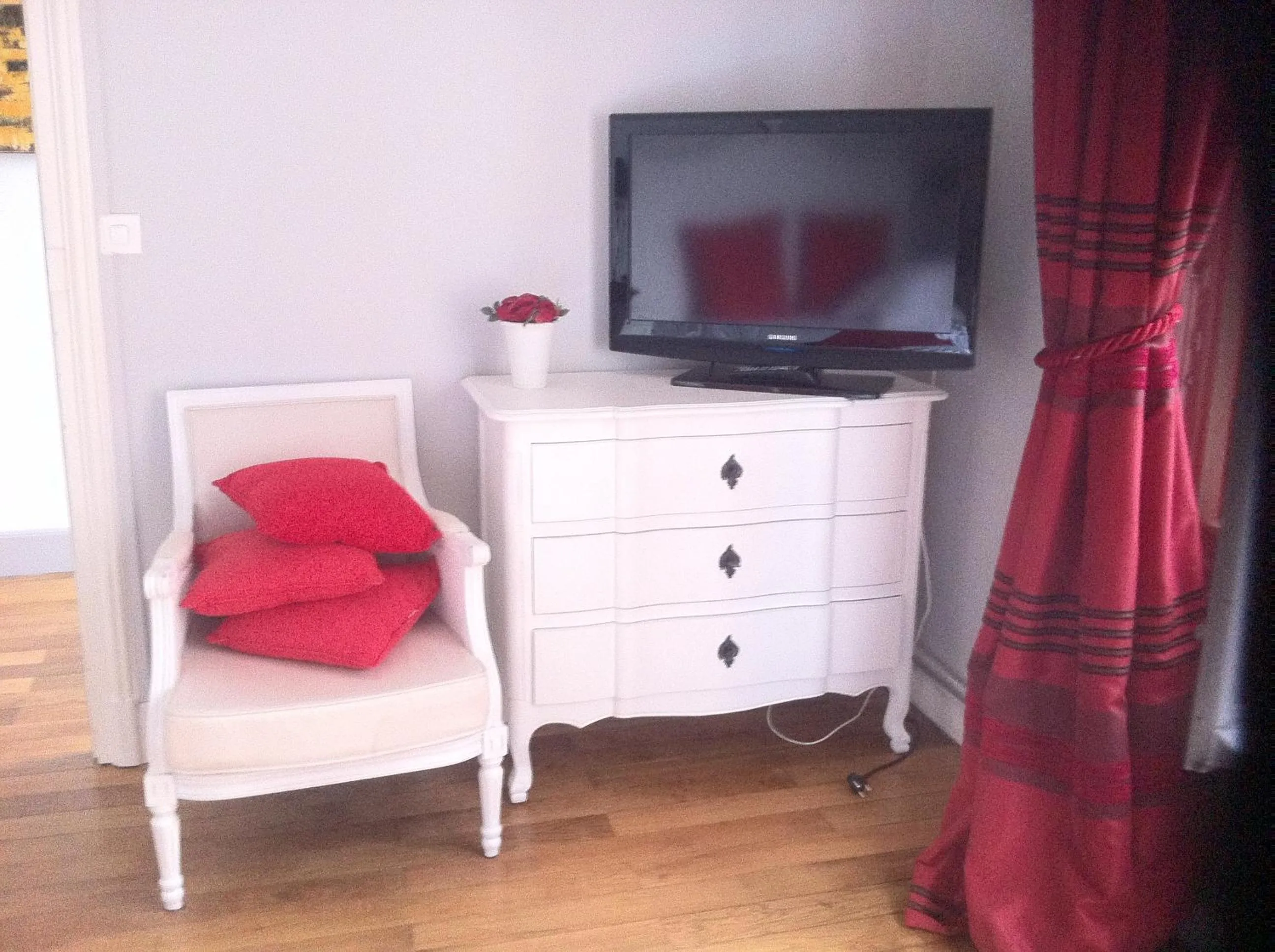 TV and multimedia in La Demeure de Laclais