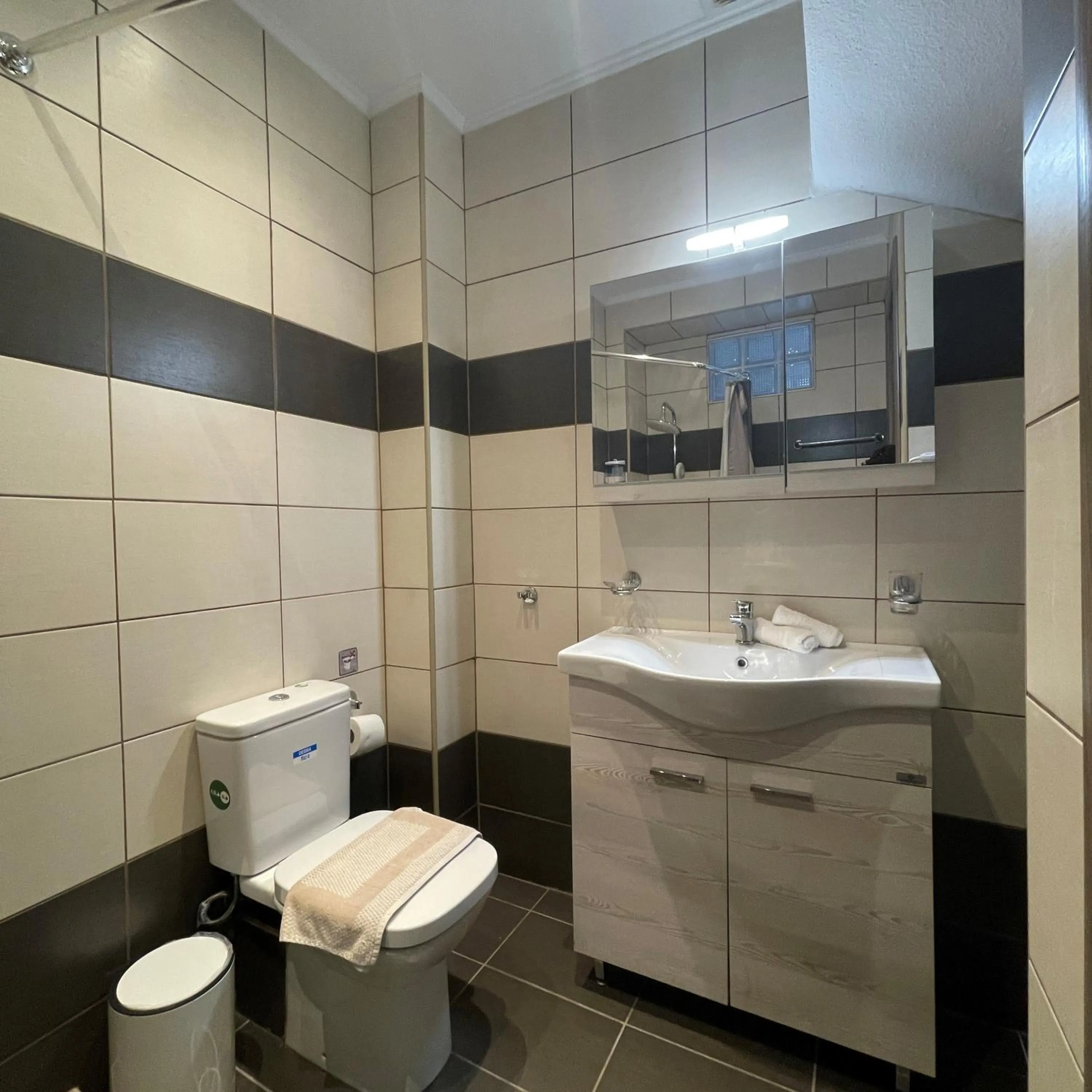 Bathroom in Koumaros Aparthotel