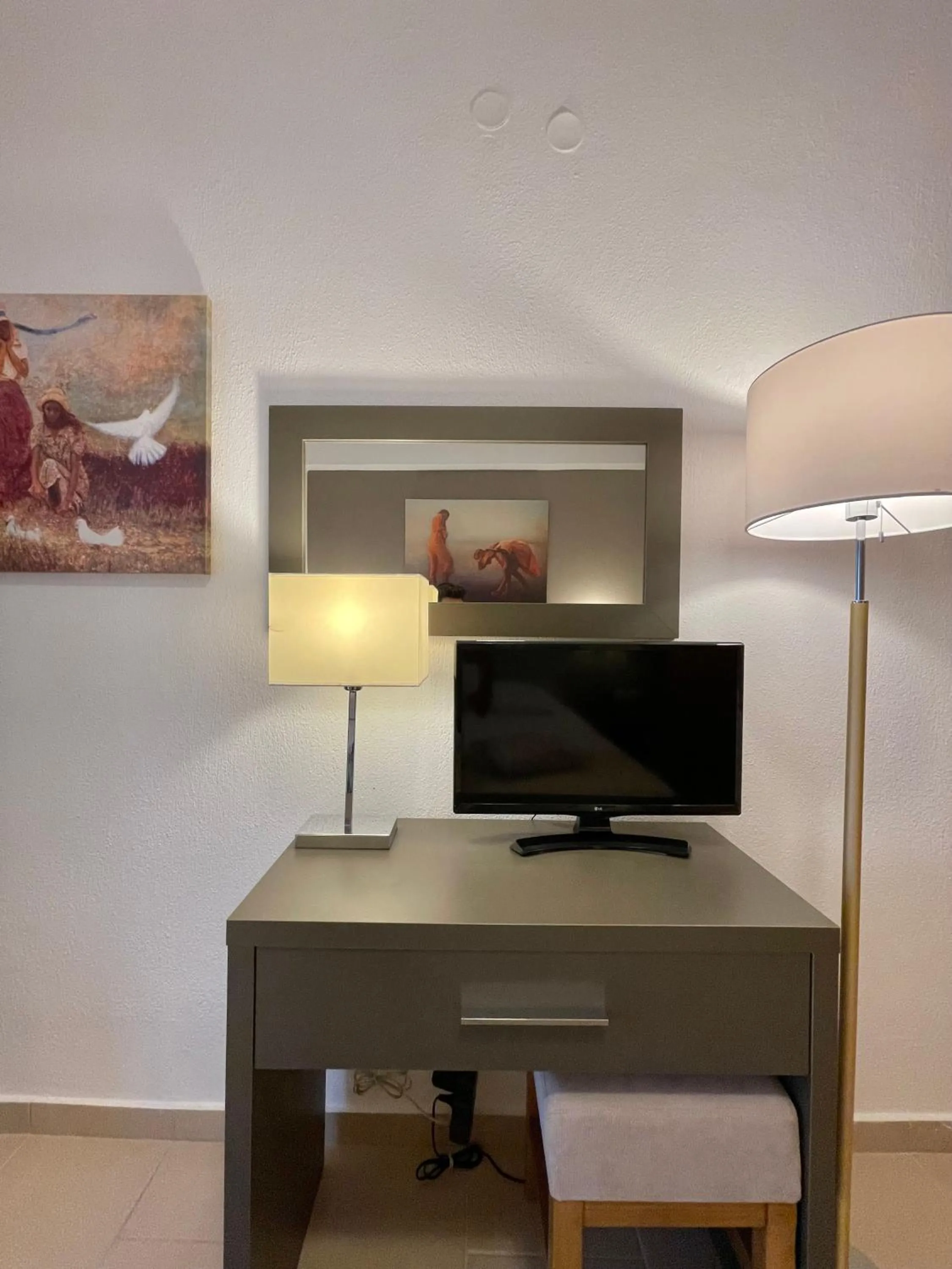 TV and multimedia in Koumaros Aparthotel