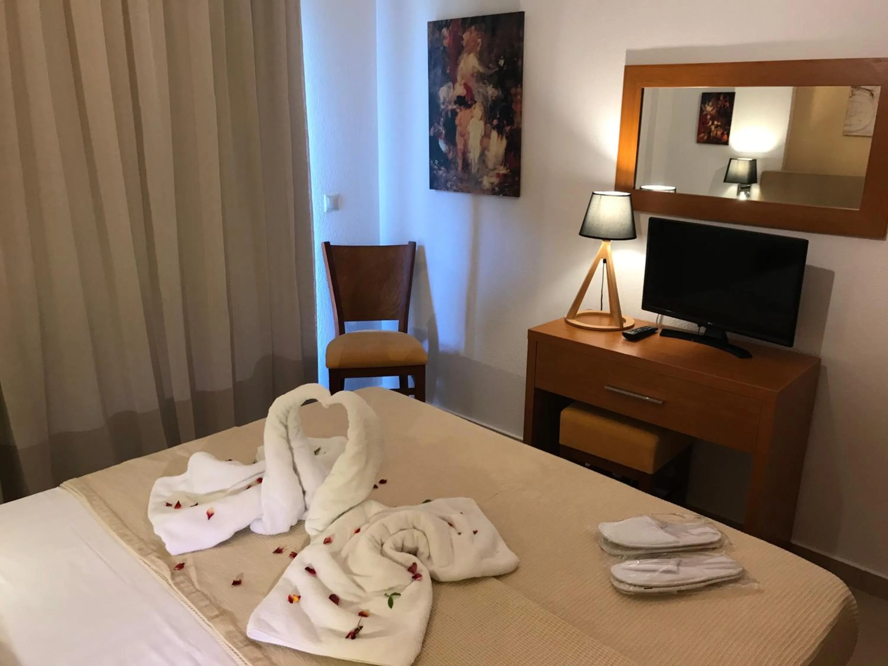 TV and multimedia, Bed in Koumaros Aparthotel