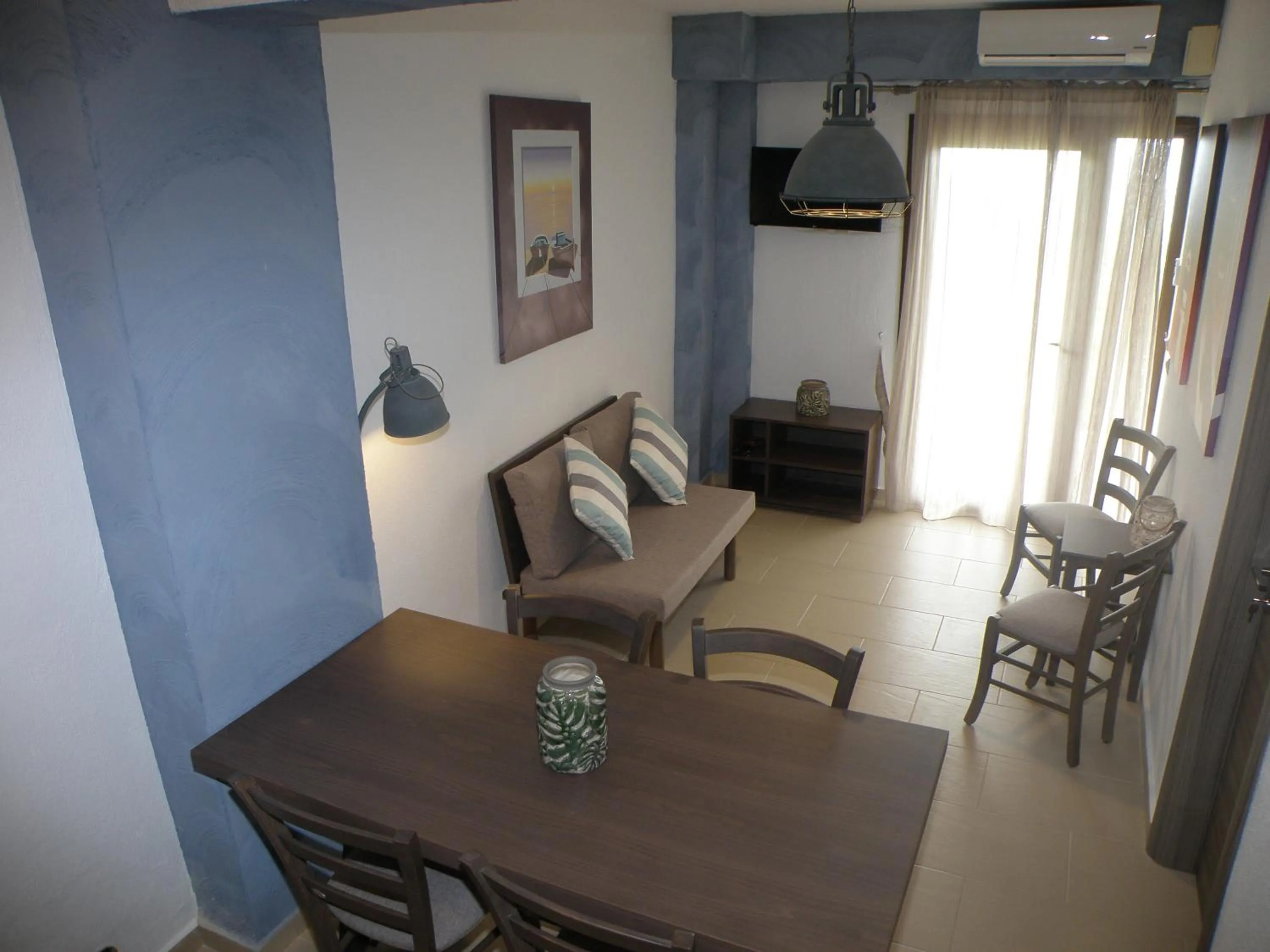 TV and multimedia in Koumaros Aparthotel