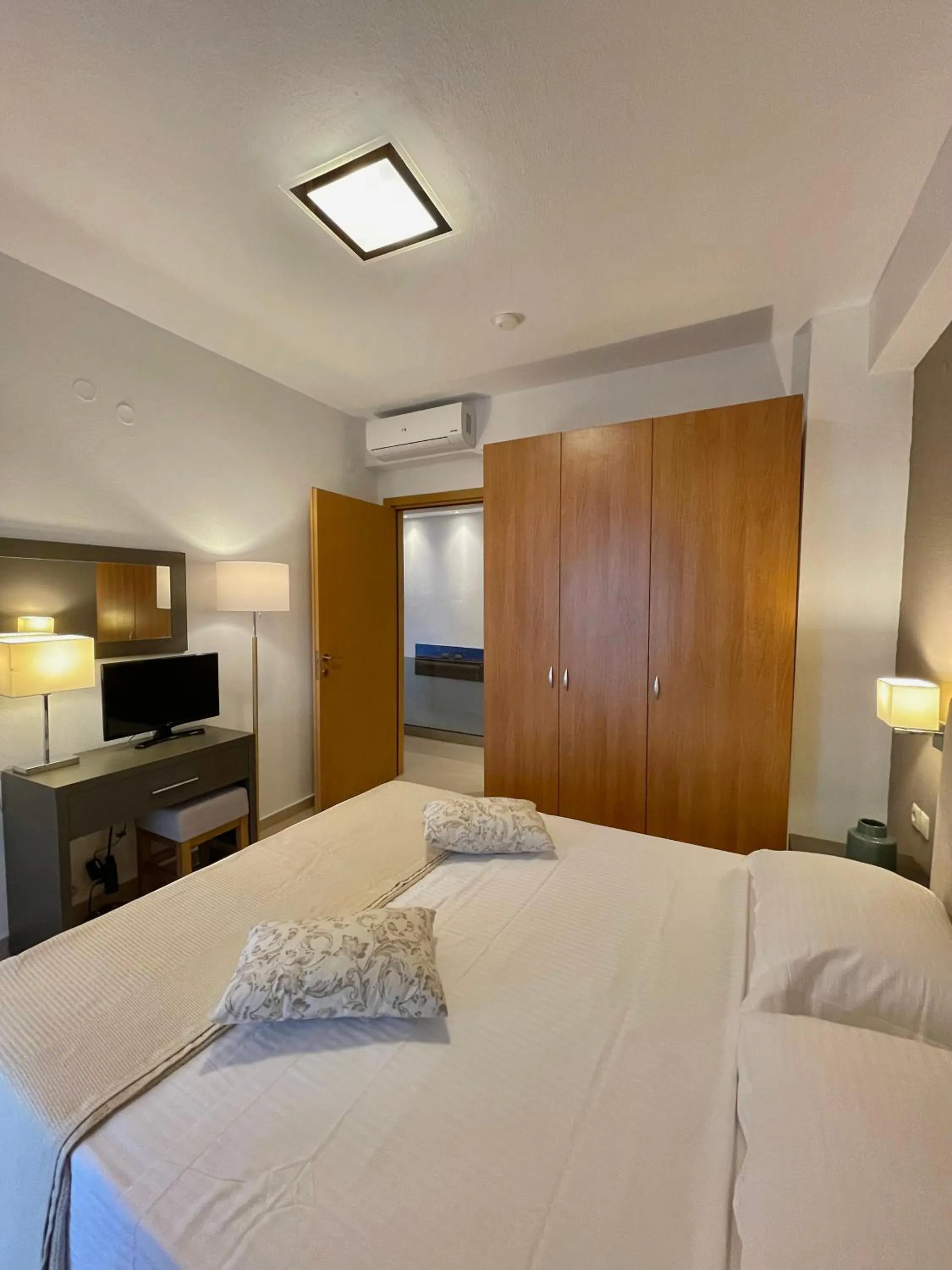 TV and multimedia, Bed in Koumaros Aparthotel