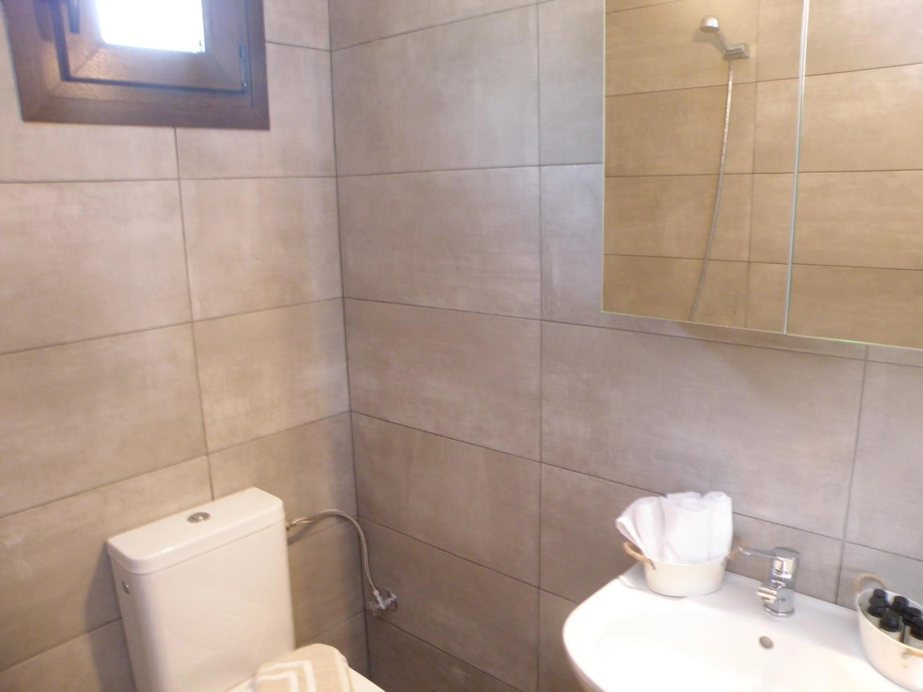 Shower in Koumaros Aparthotel