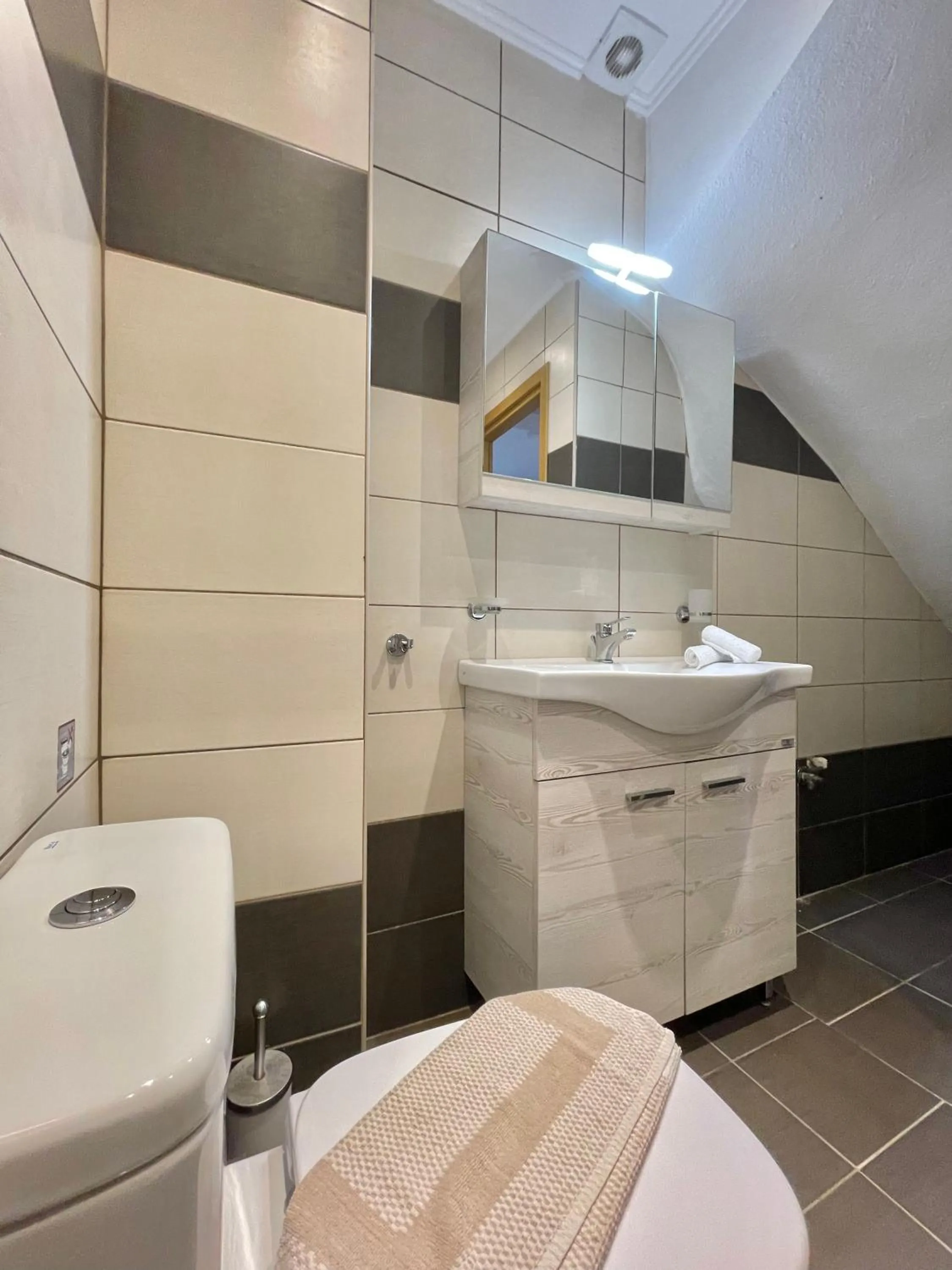 Bathroom in Koumaros Aparthotel