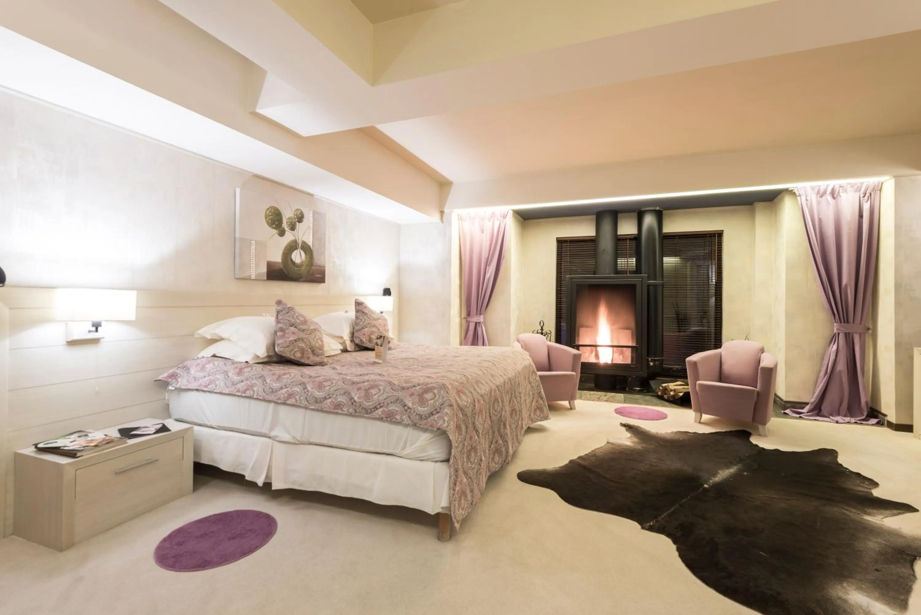 Photo of the whole room, Bed in Ioana Boutique Hotel